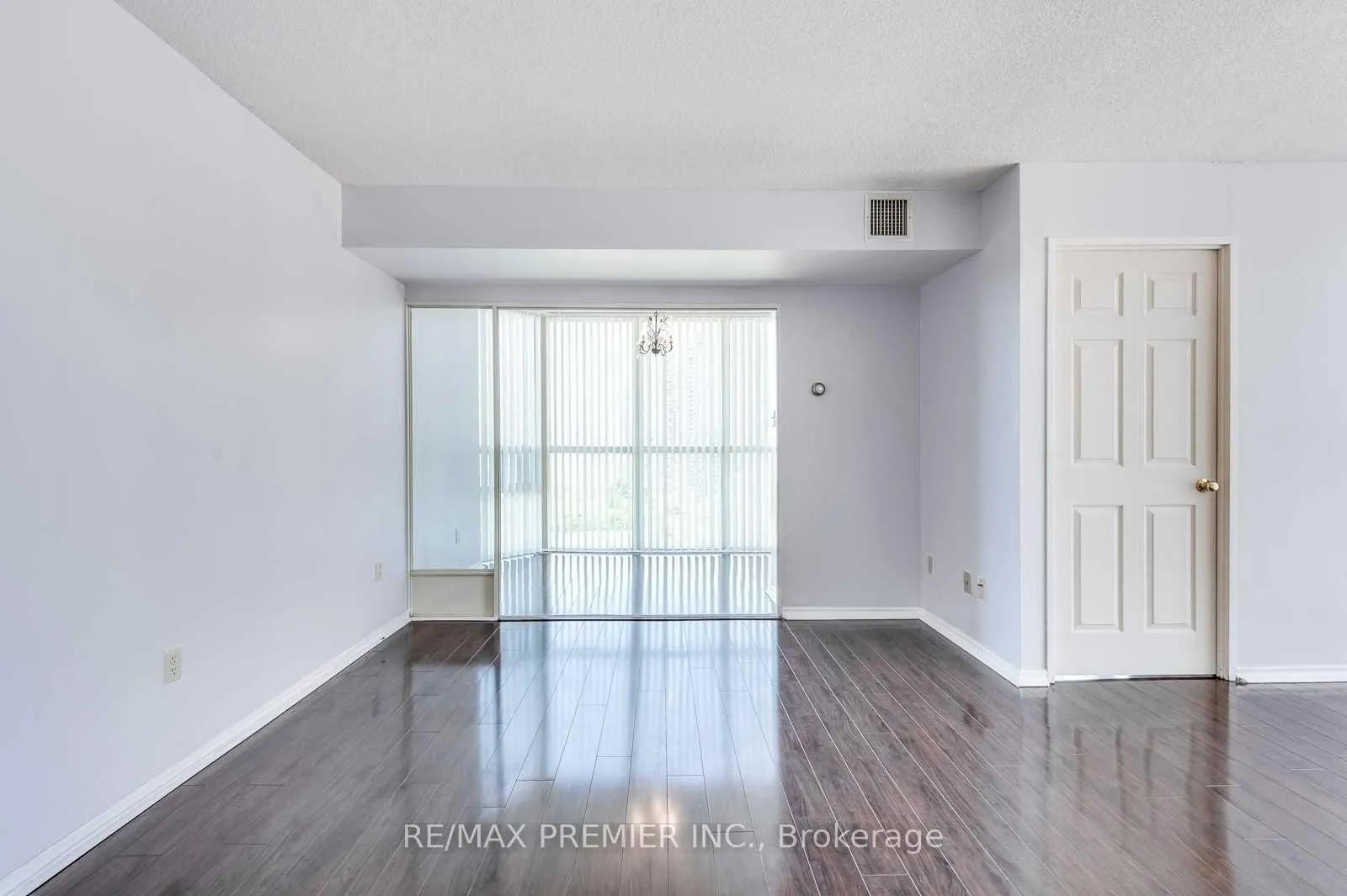 Photo 8 of Unit 1809, 285 Enfield Place, Mississauga, City Centre — HOMEH