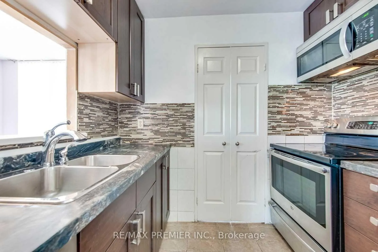 Photo 16 of Unit 1809, 285 Enfield Place, Mississauga, City Centre — HOMEH