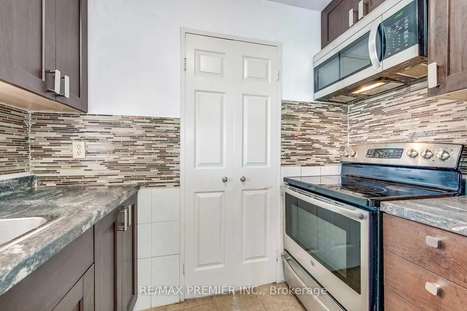 Photo 18 of Unit 1809, 285 Enfield Place, Mississauga, City Centre — HOMEH