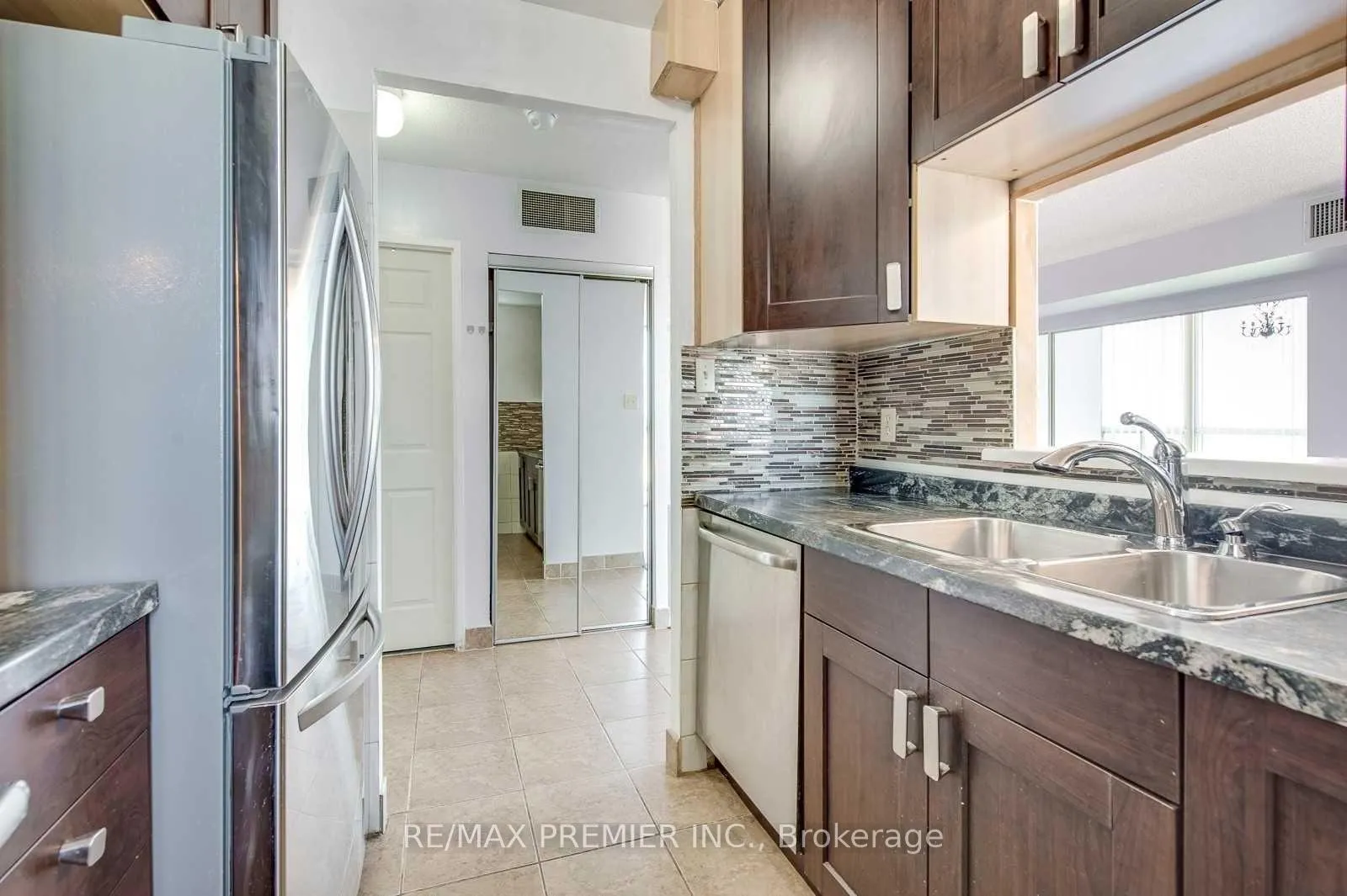 Photo 19 of Unit 1809, 285 Enfield Place, Mississauga, City Centre — HOMEH