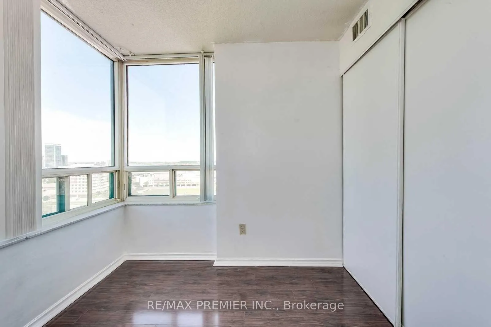 Photo 27 of Unit 1809, 285 Enfield Place, Mississauga, City Centre — HOMEH