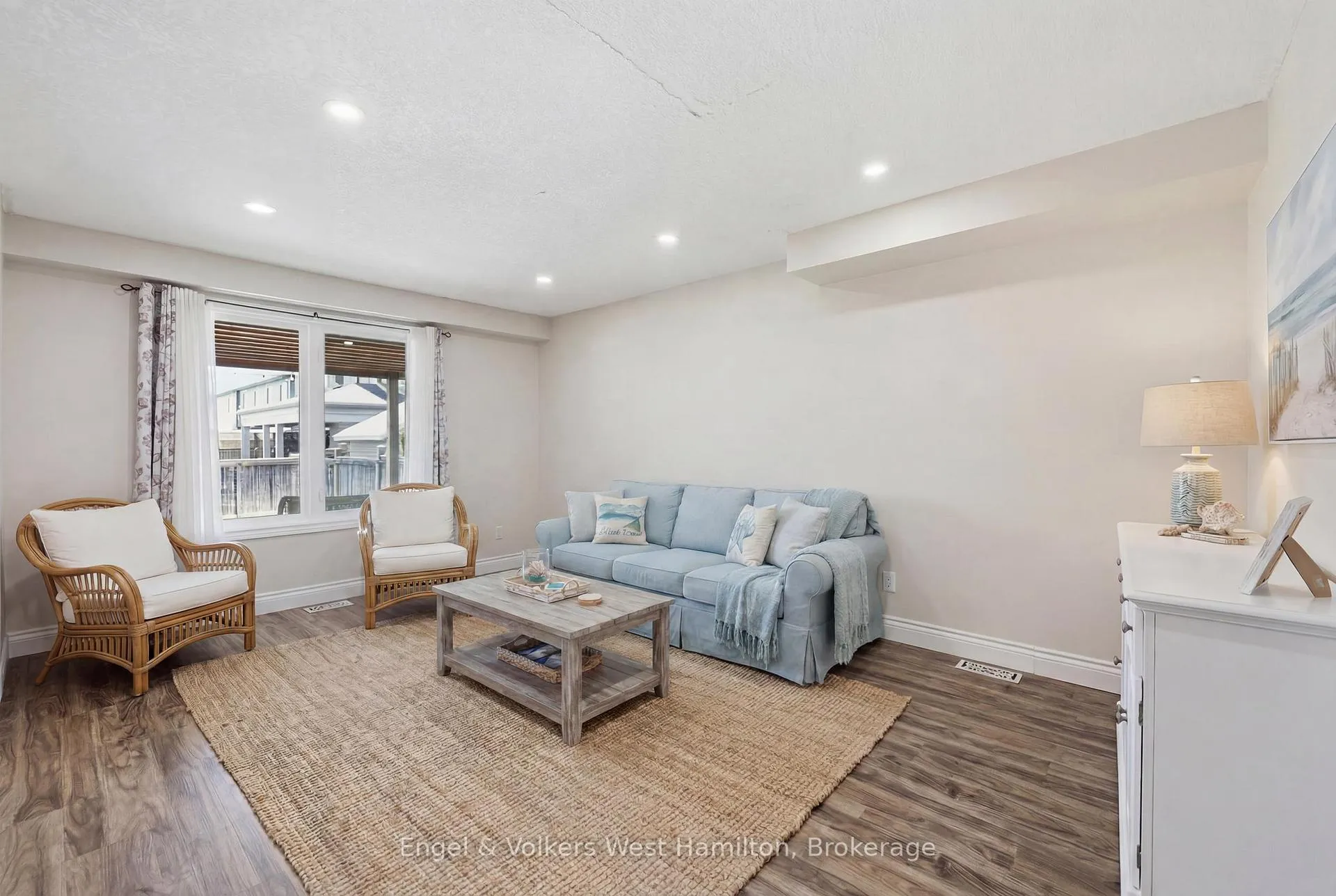 Photo 9 of 83 Davinci Boulevard, Hamilton, Carpenter — HOMEH