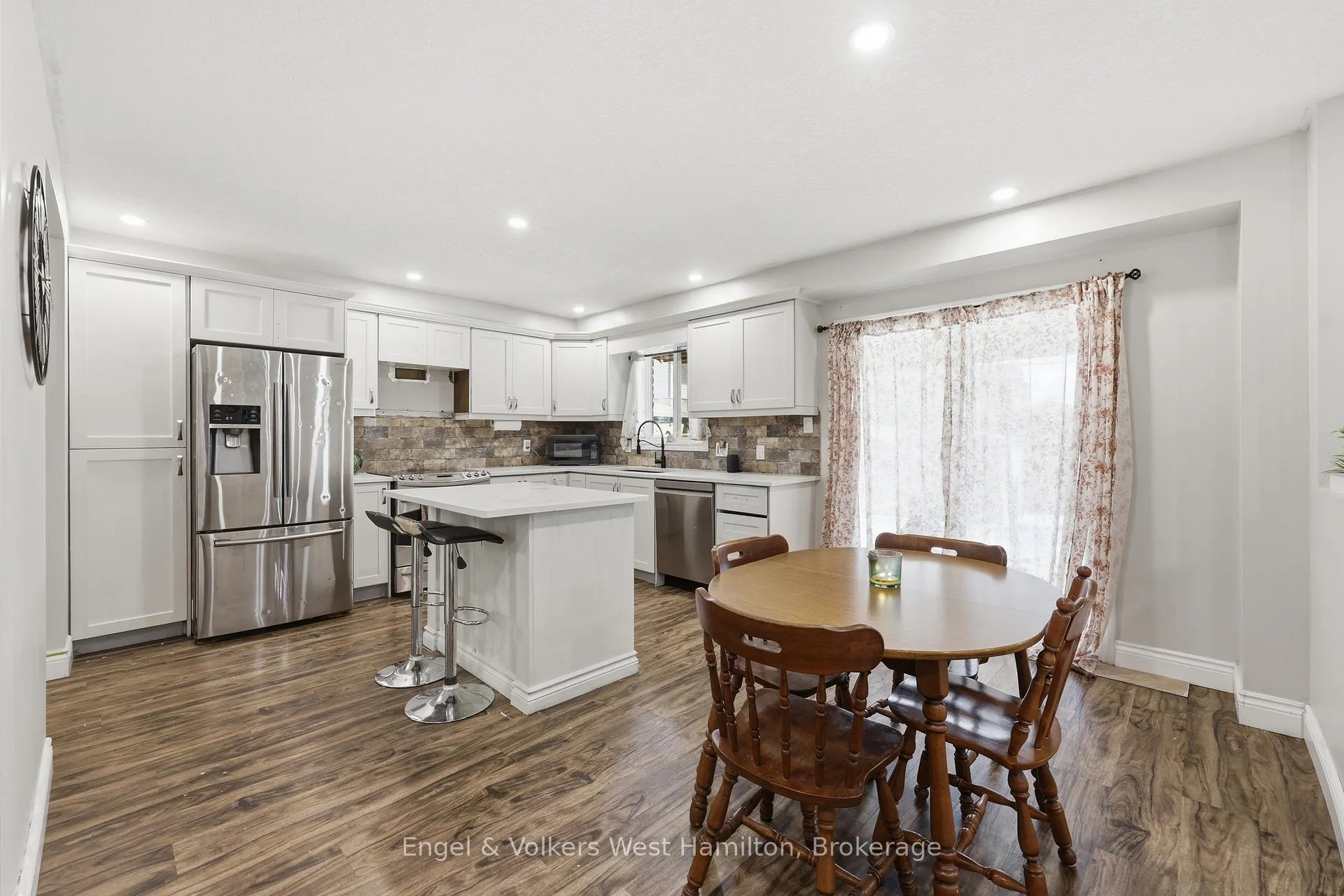 Photo 11 of 83 Davinci Boulevard, Hamilton, Carpenter — HOMEH