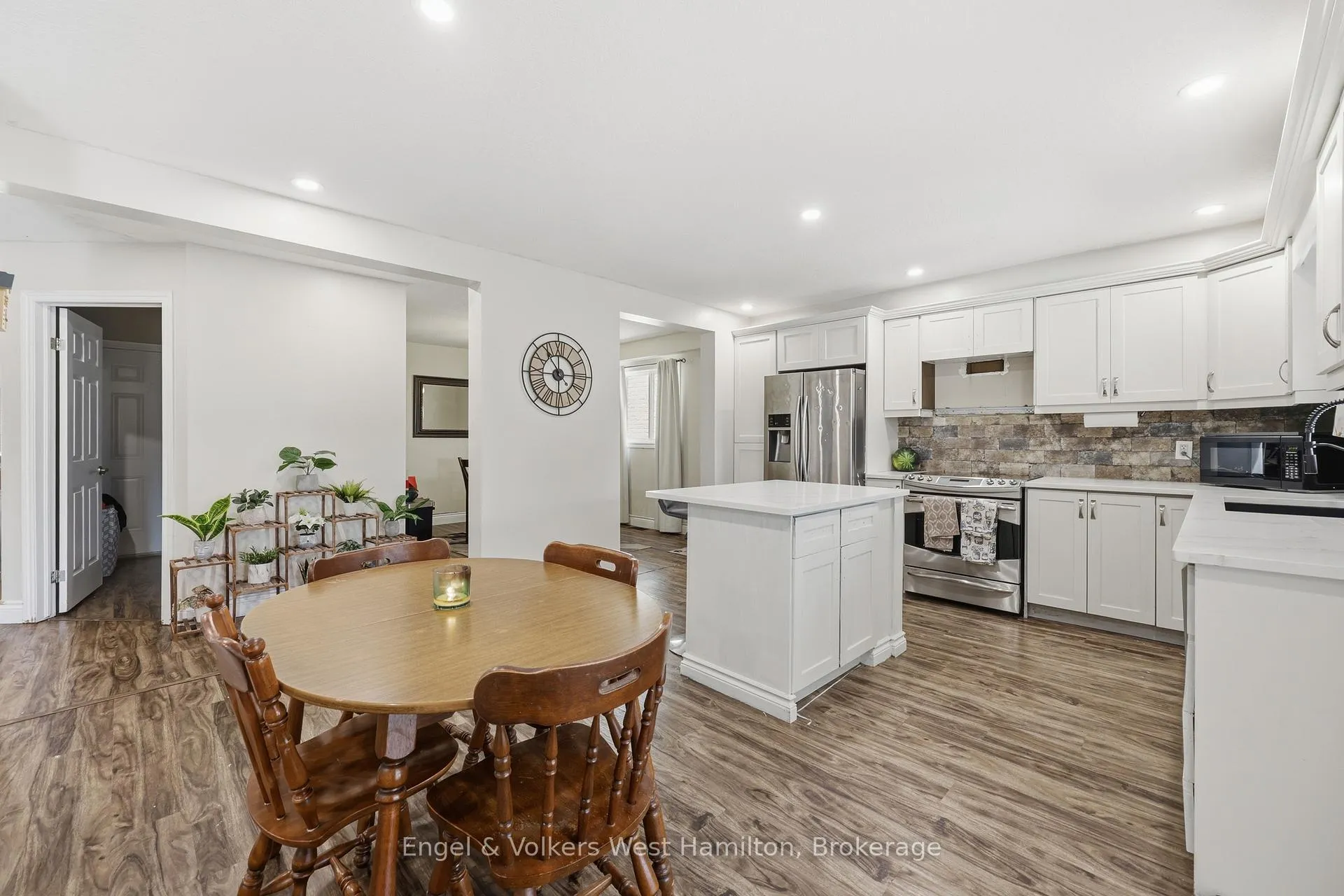 Photo 14 of 83 Davinci Boulevard, Hamilton, Carpenter — HOMEH