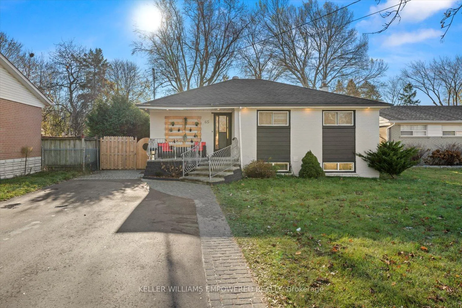 Photo 2 of Unit Lower 1, 65 Murray Drive, Aurora, Aurora Highlands — HOMEH
