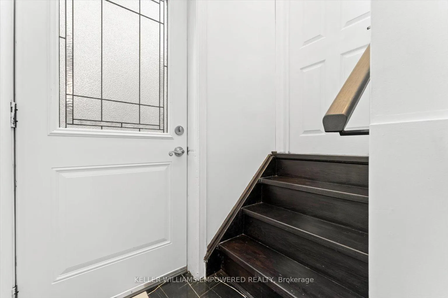 Photo 4 of Unit Lower 1, 65 Murray Drive, Aurora, Aurora Highlands — HOMEH