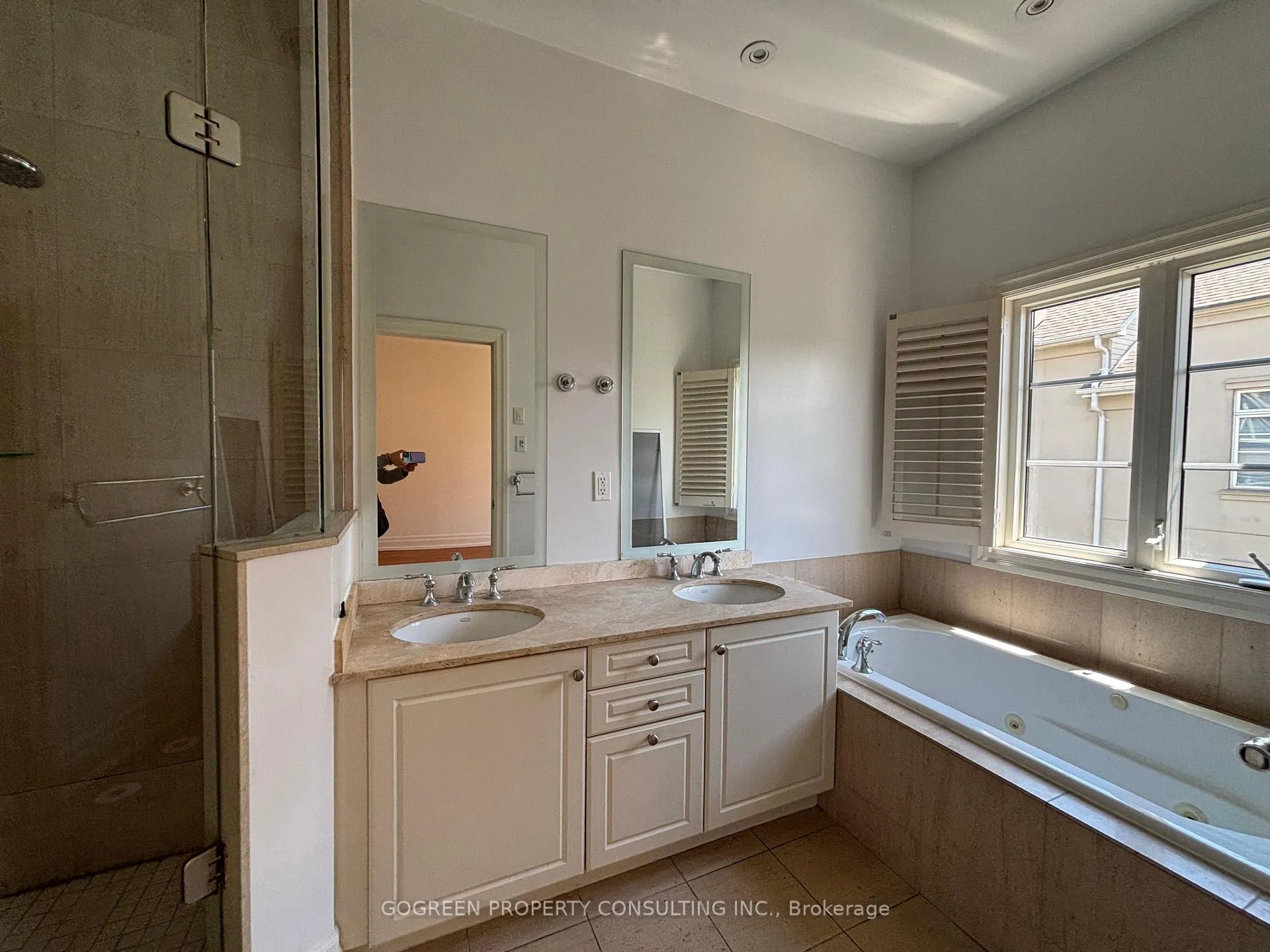 Photo 15 of Unit 102, 45 York Mills Road, North York, Bridle Path-Sunnybrook-York Mills — HOMEH