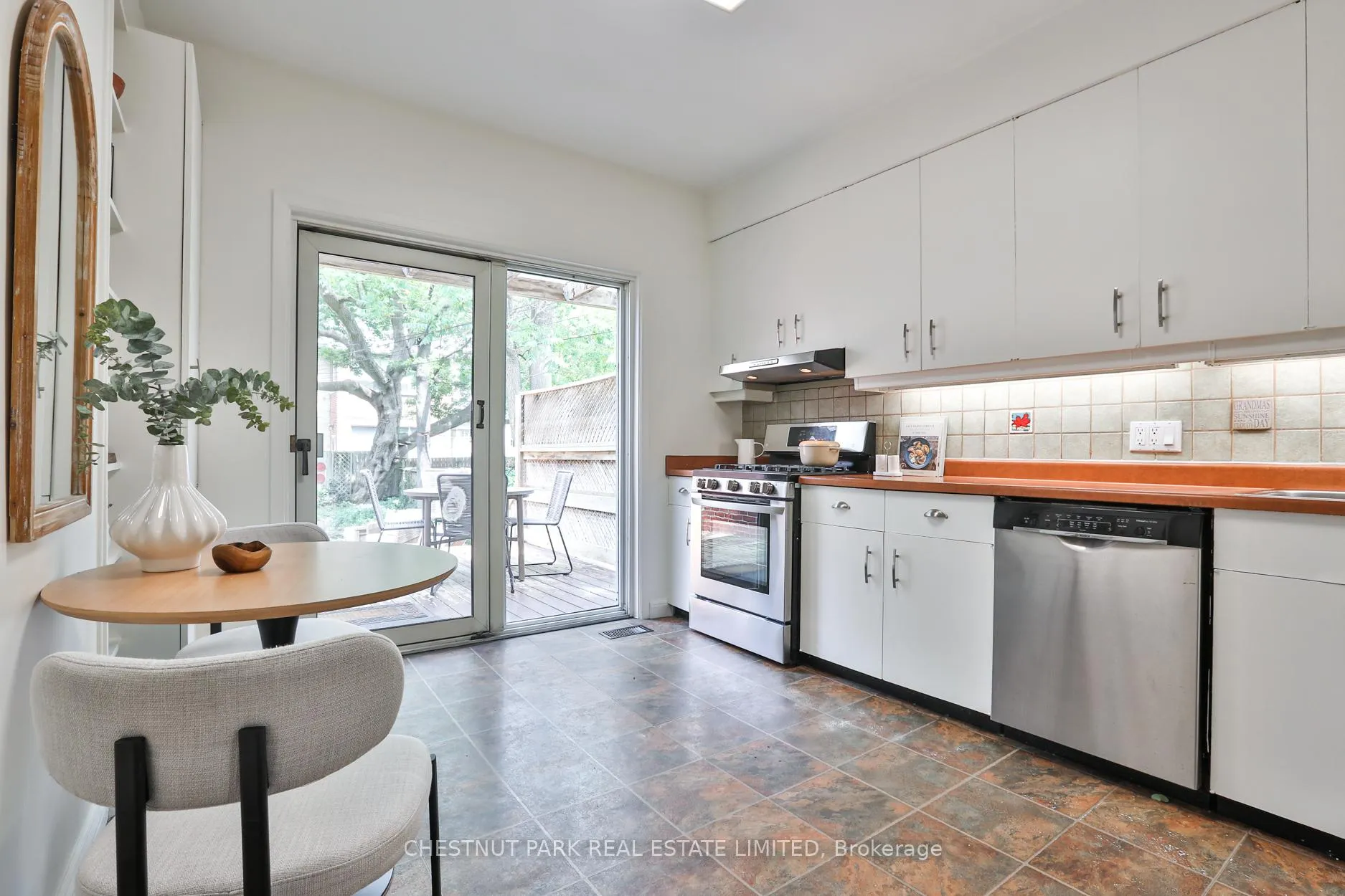 Photo 11 of 130 Wells Street, Toronto, The Annex — HOMEH