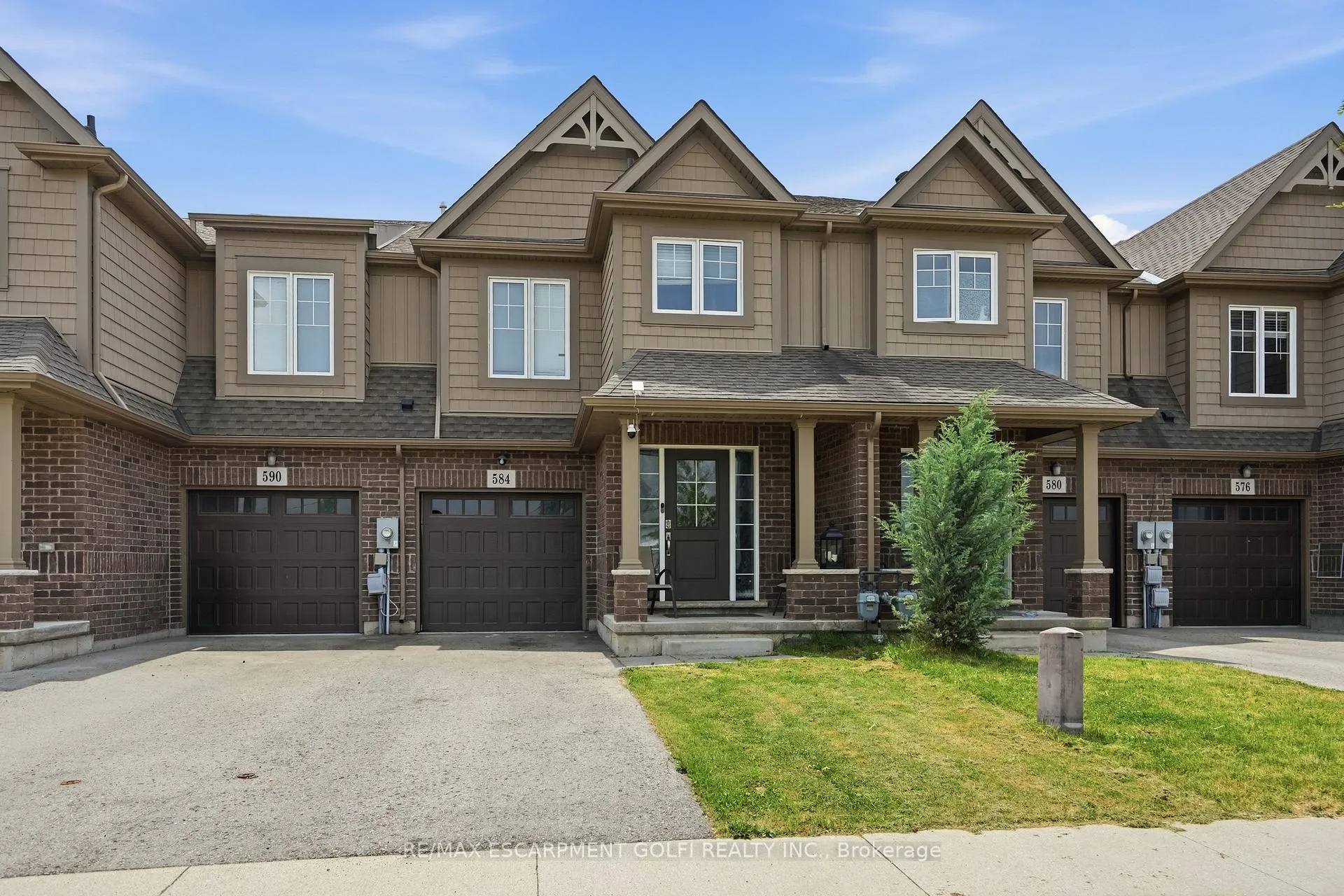 Photo 2 of 584 Julia Drive, Welland, Coyle Creek — HOMEH