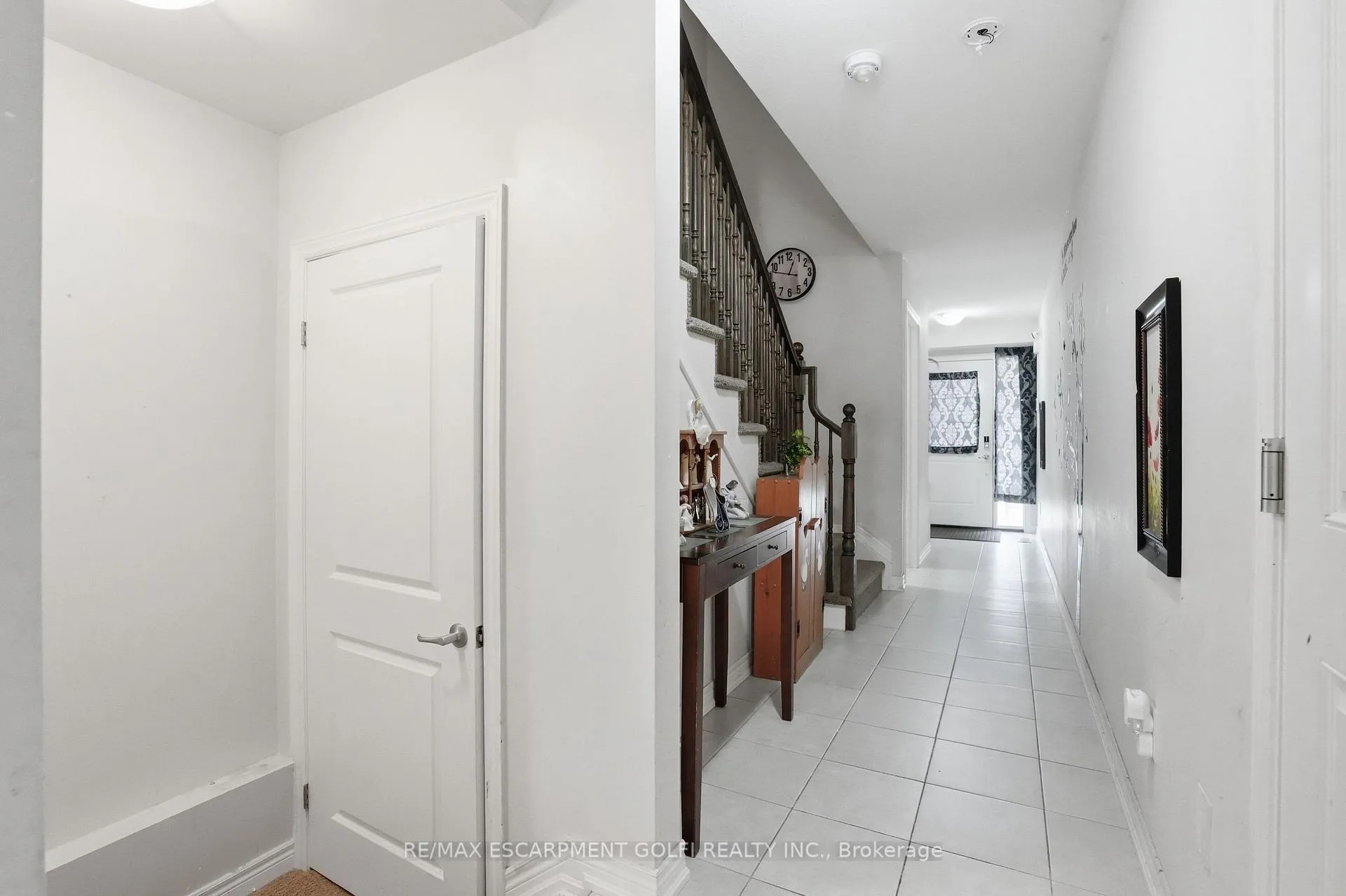 Photo 3 of 584 Julia Drive, Welland, Coyle Creek — HOMEH