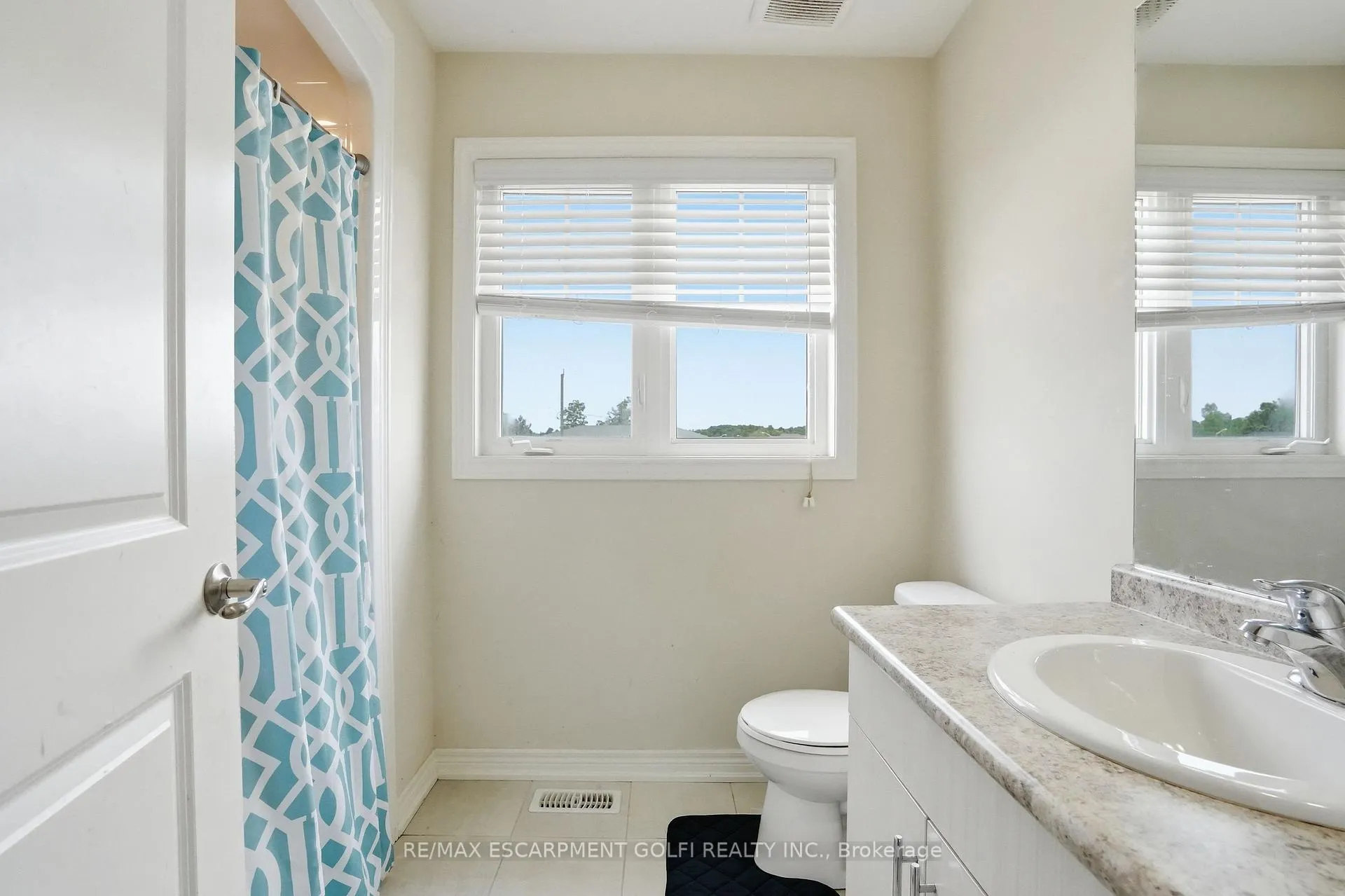 Photo 16 of 584 Julia Drive, Welland, Coyle Creek — HOMEH