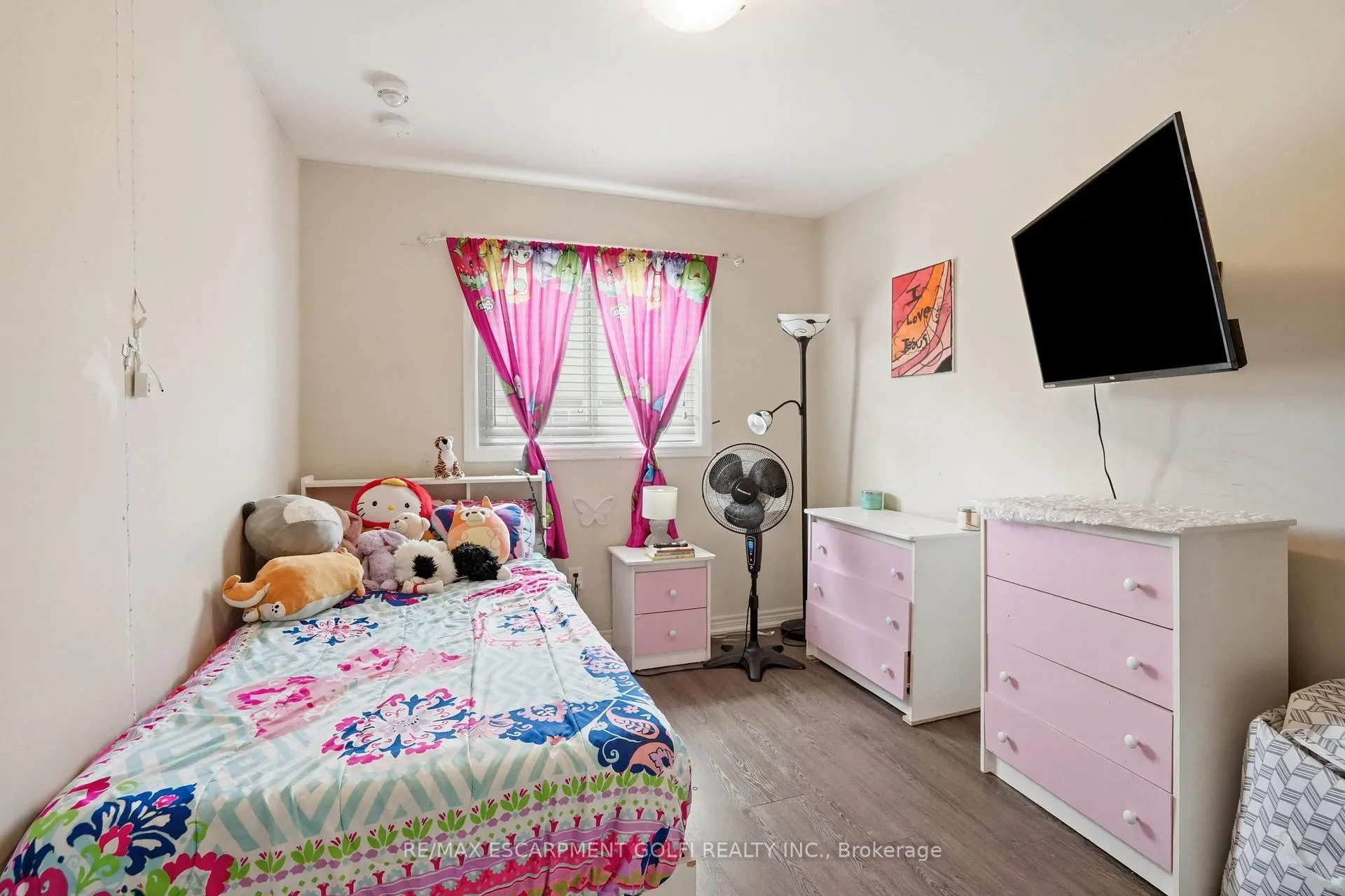 Photo 19 of 584 Julia Drive, Welland, Coyle Creek — HOMEH
