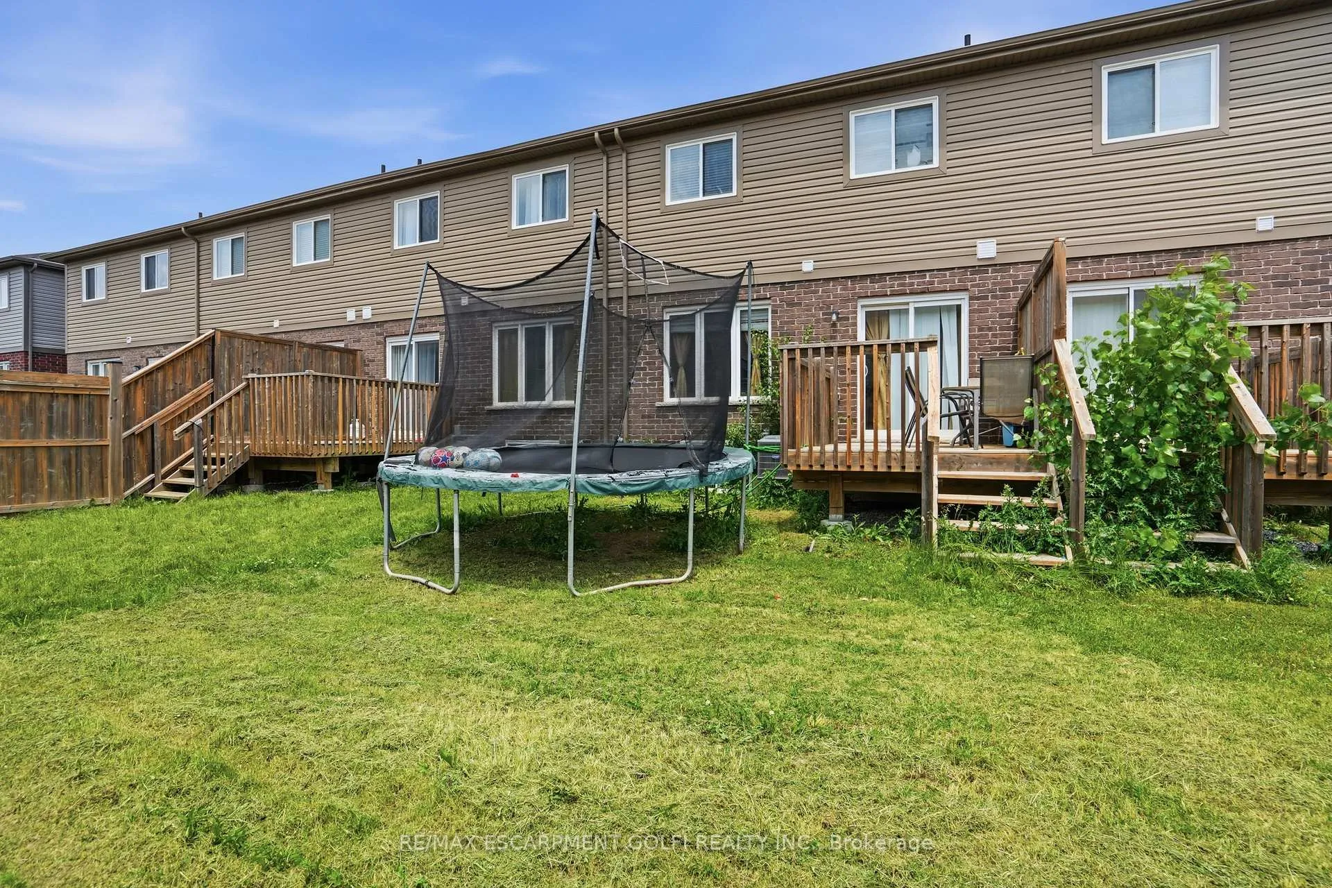 Photo 25 of 584 Julia Drive, Welland, Coyle Creek — HOMEH