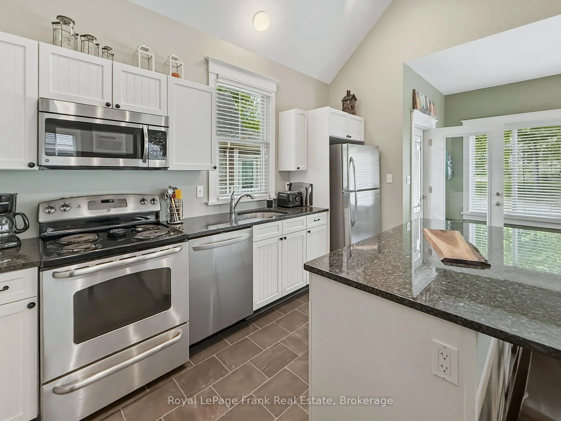 Photo 10 of Unit 130, 4 Chipmunk Lane, Prince Edward County, Athol Ward — HOMEH
