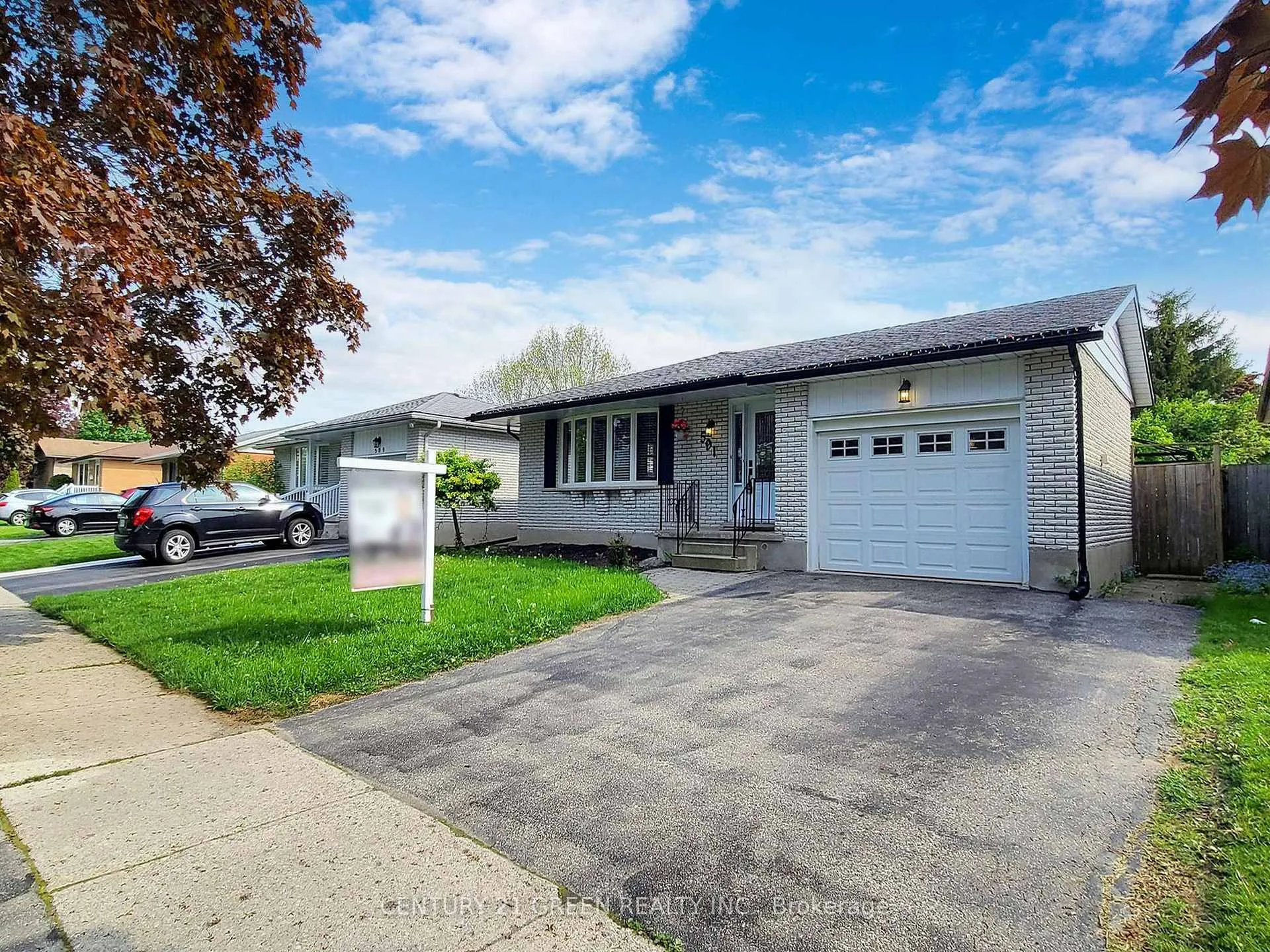 Photo 2 of 591 Dogwood Lane, Waterloo, Lakeshore Village — HOMEH