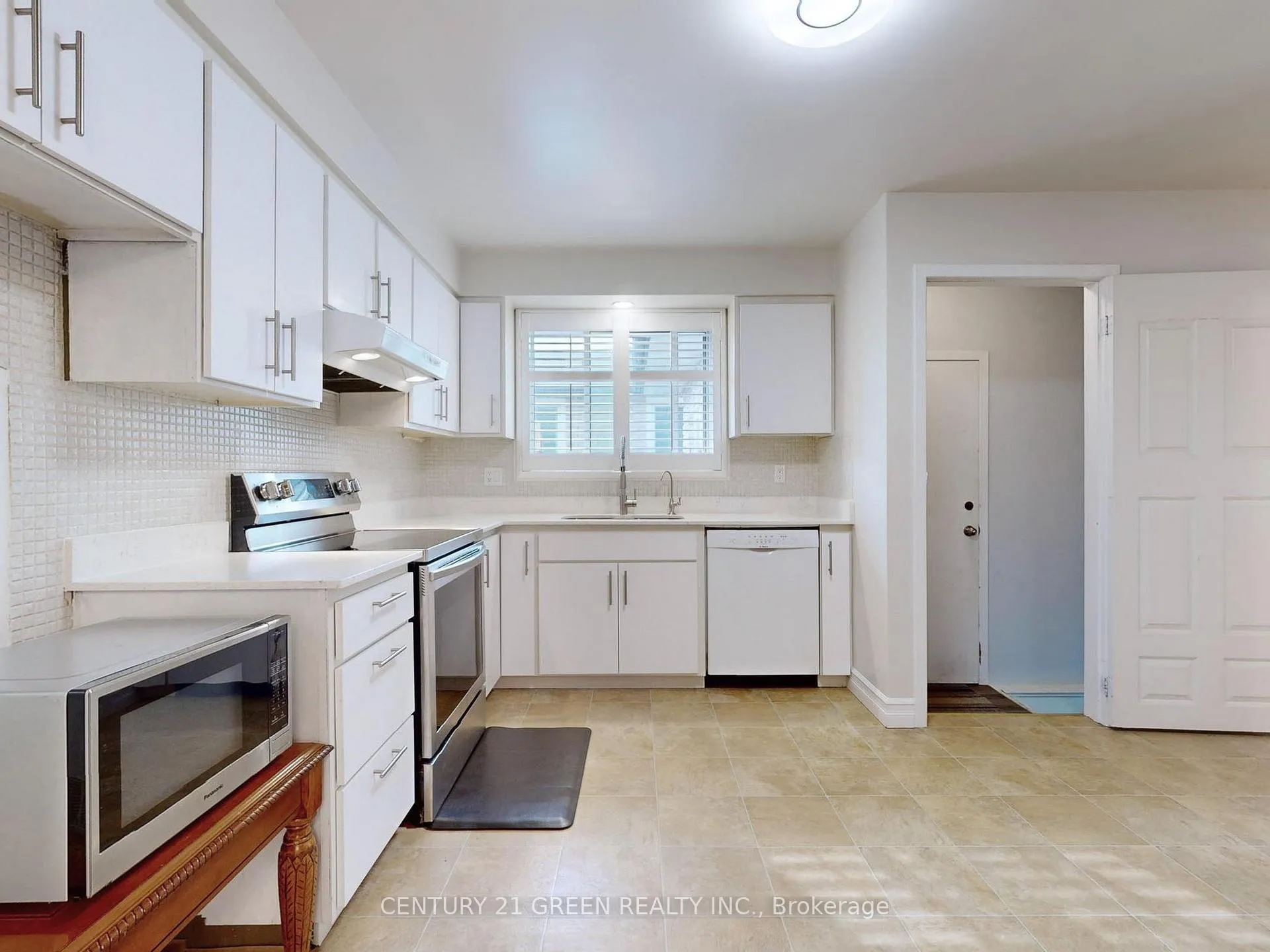 Photo 8 of 591 Dogwood Lane, Waterloo, Lakeshore Village — HOMEH