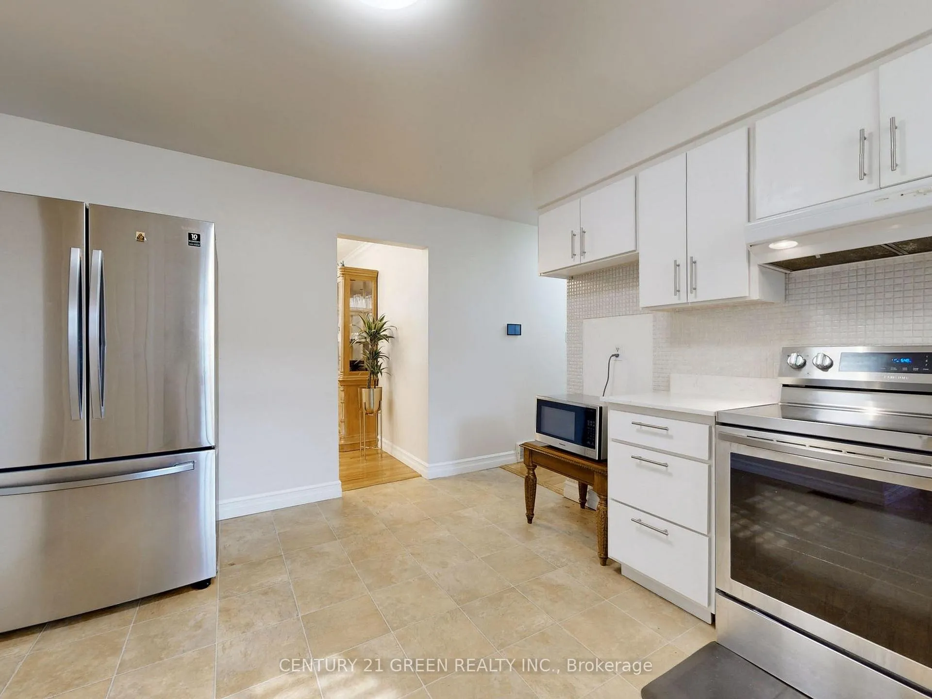 Photo 10 of 591 Dogwood Lane, Waterloo, Lakeshore Village — HOMEH