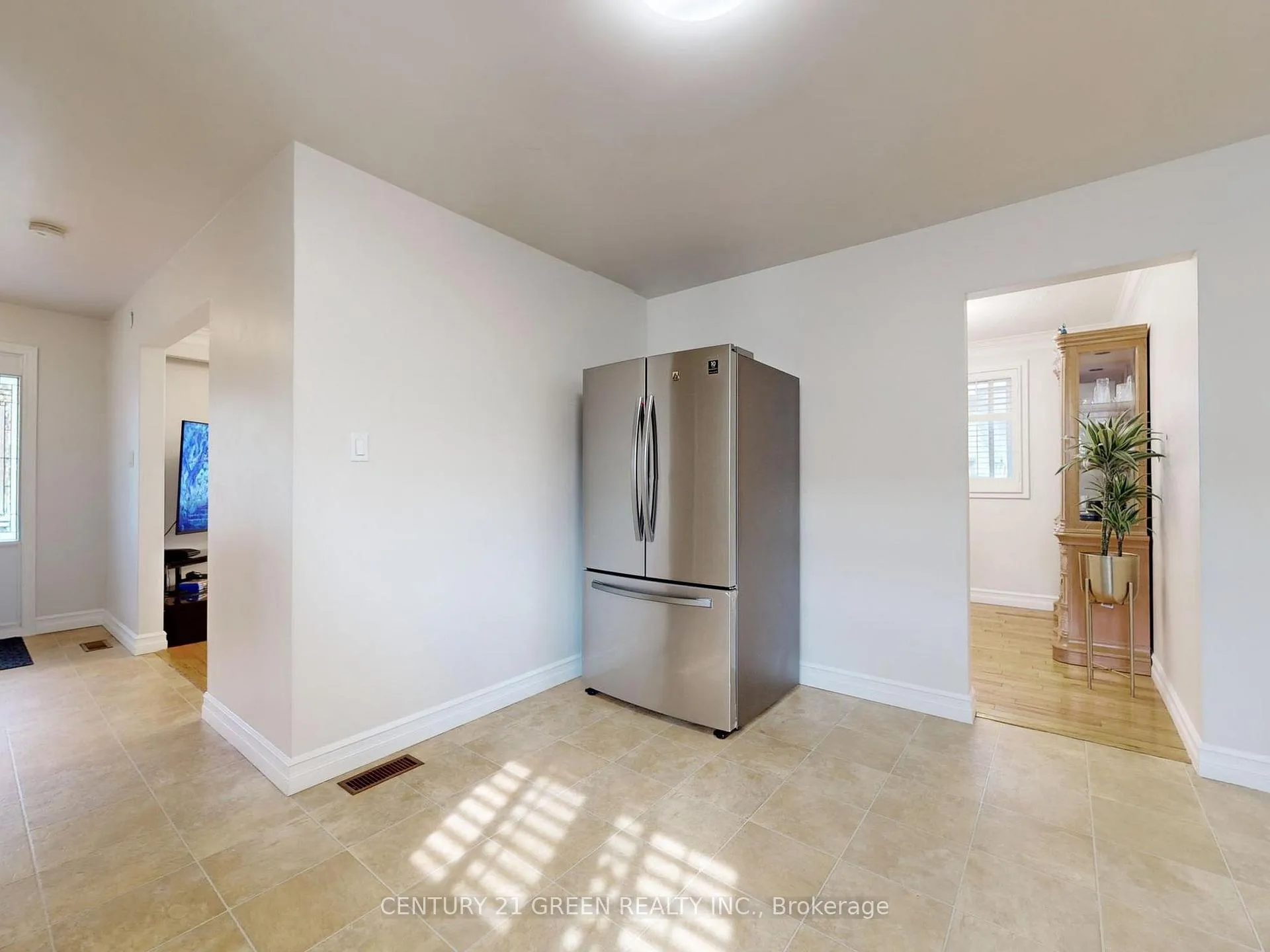 Photo 11 of 591 Dogwood Lane, Waterloo, Lakeshore Village — HOMEH