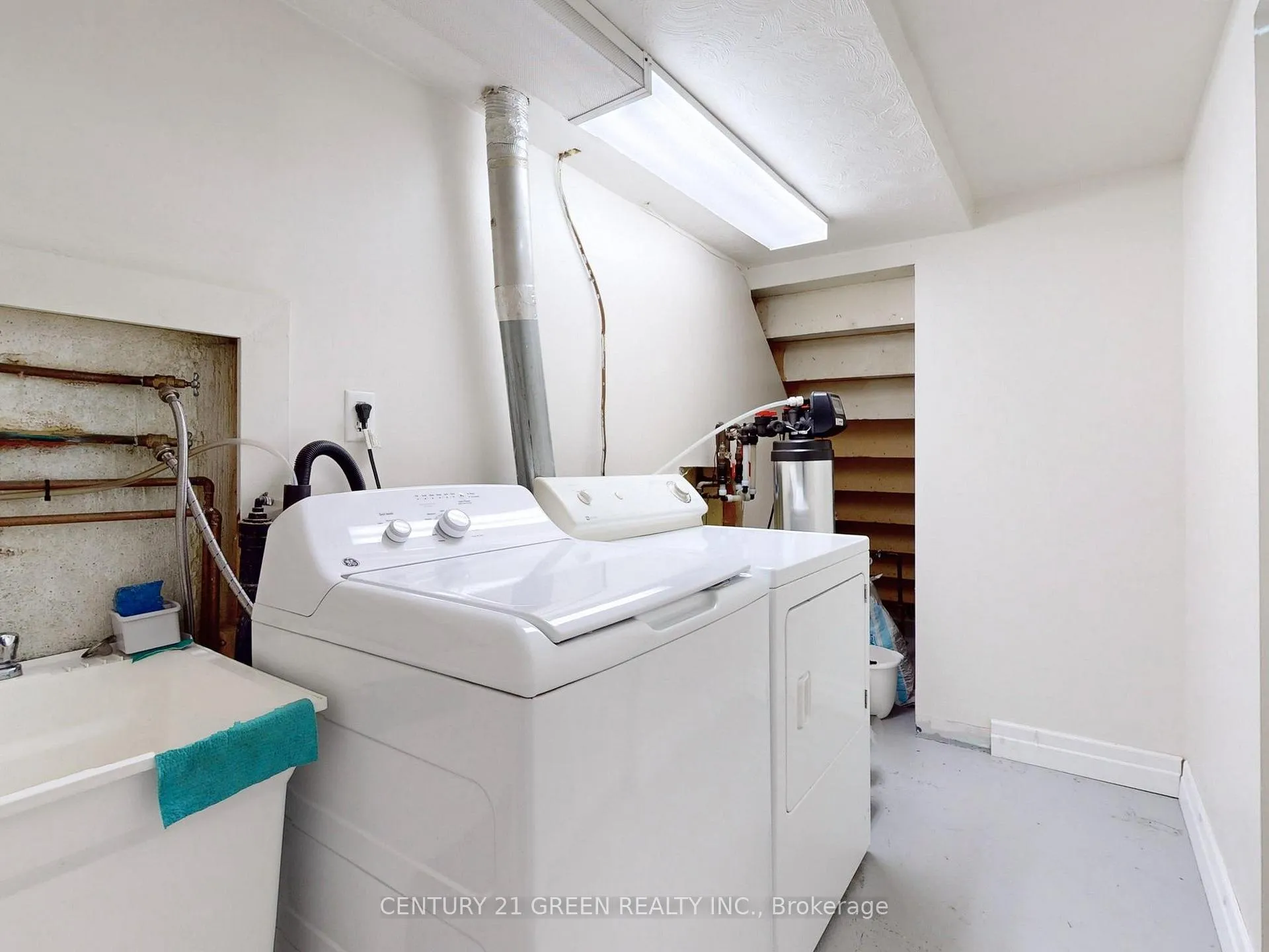 Photo 31 of 591 Dogwood Lane, Waterloo, Lakeshore Village — HOMEH