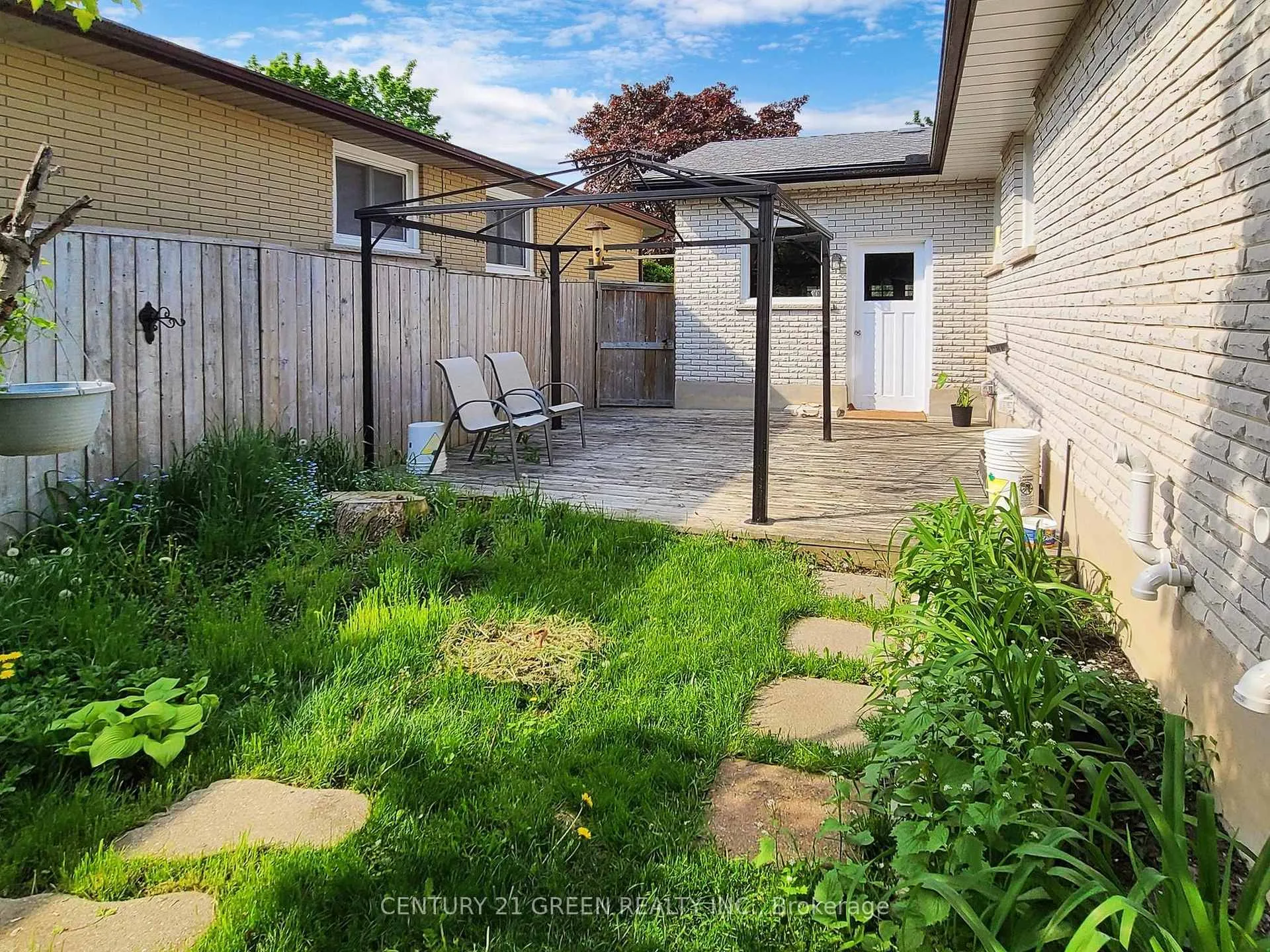 Photo 35 of 591 Dogwood Lane, Waterloo, Lakeshore Village — HOMEH