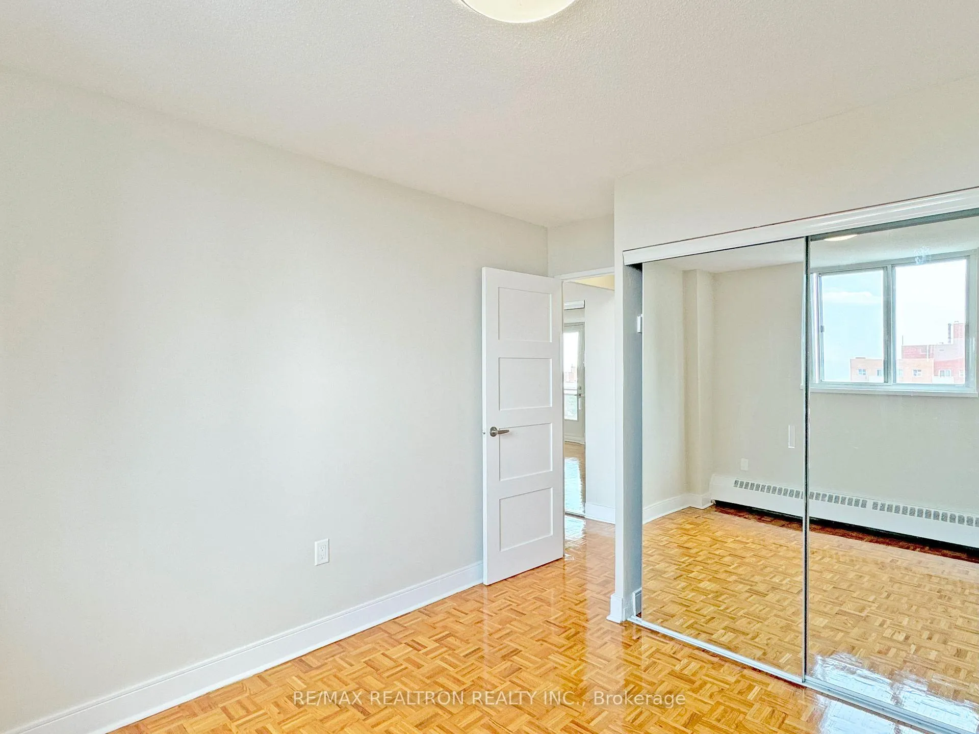 Photo 6 of Unit 1009, 1500 Bathurst Street, Toronto, Humewood-Cedarvale — HOMEH