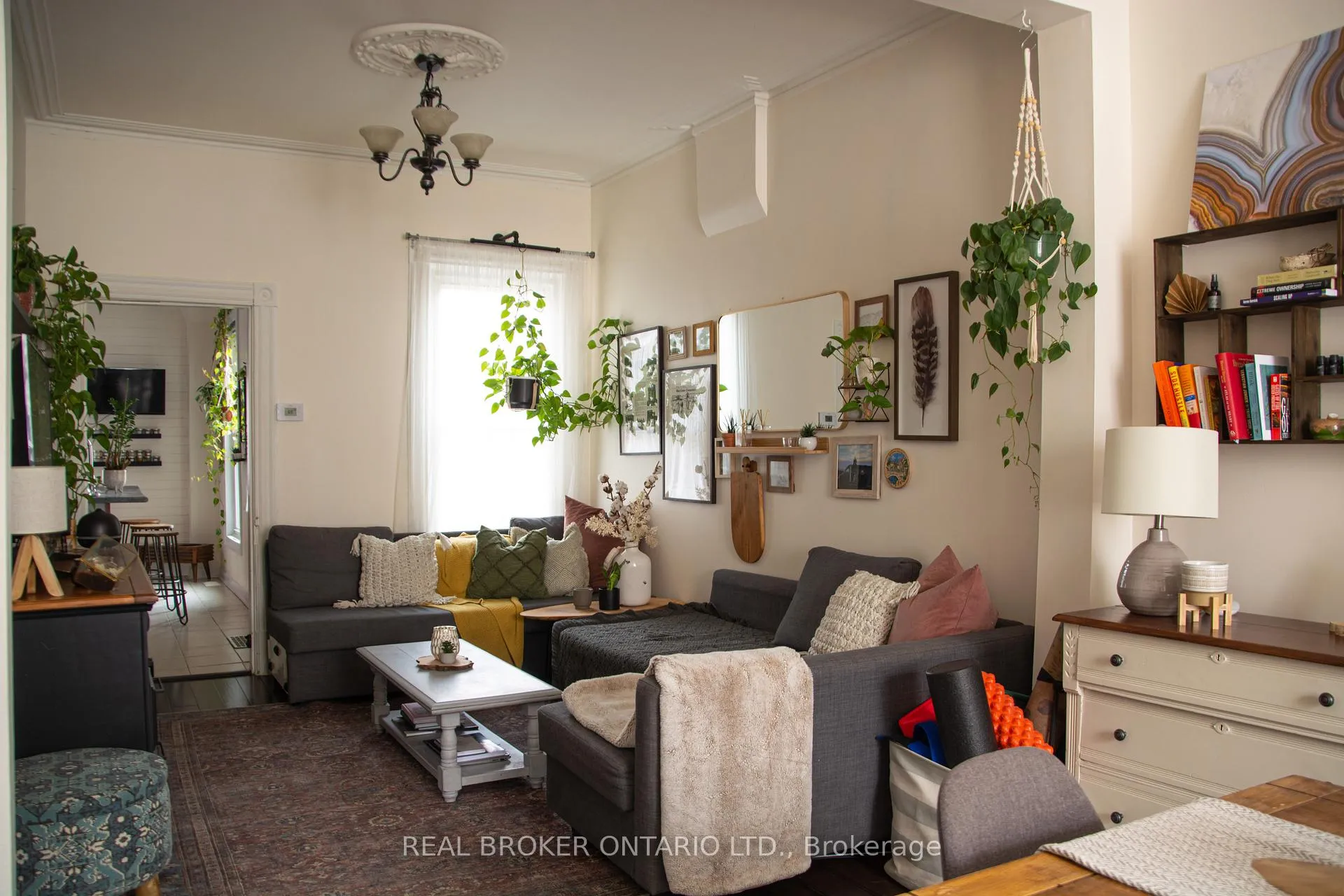 Photo 10 of 132 Grant Avenue, Hamilton, Stinson — HOMEH