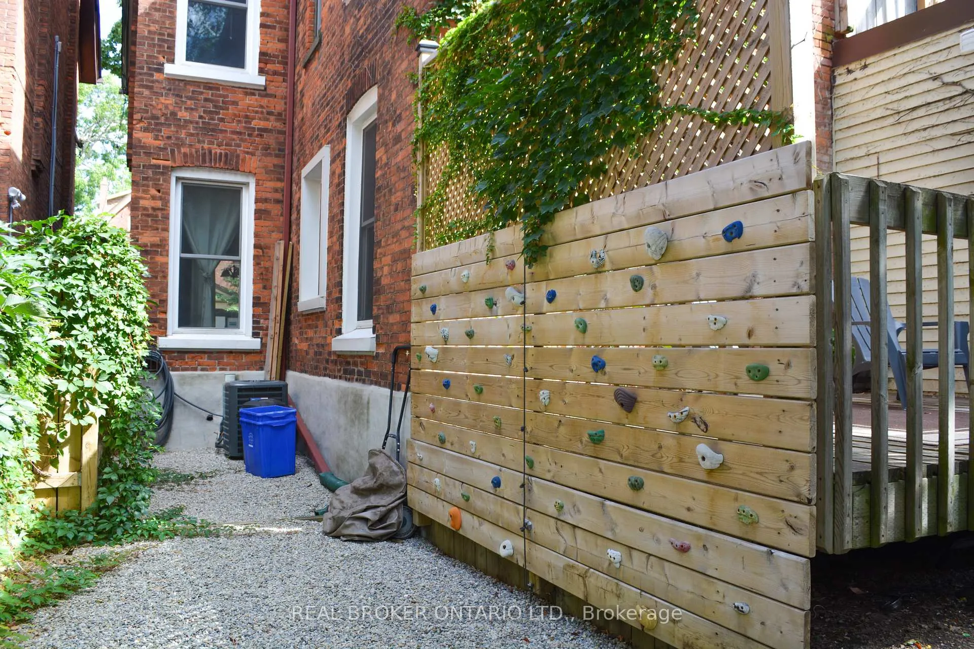 Photo 21 of 132 Grant Avenue, Hamilton, Stinson — HOMEH