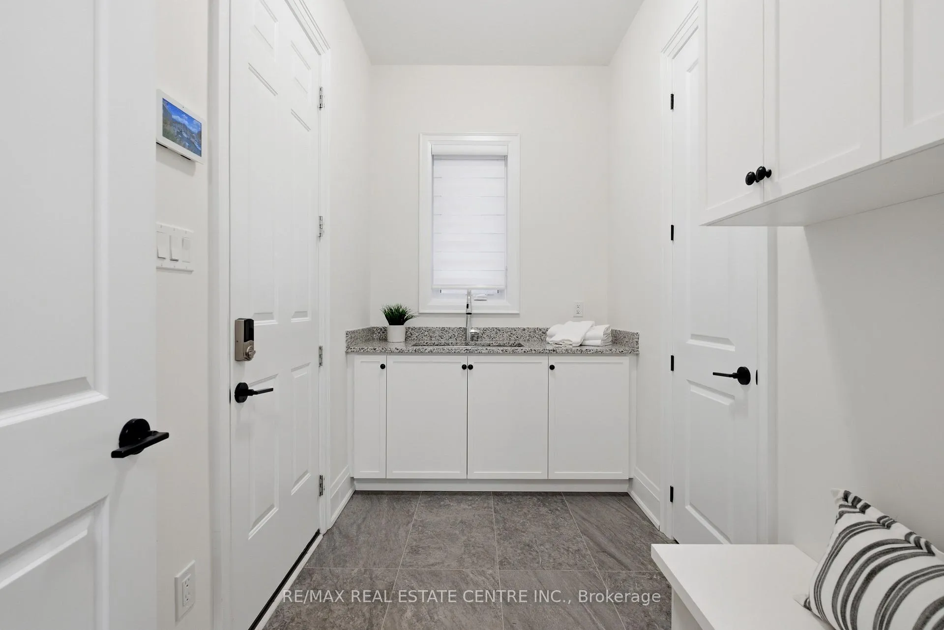 Photo 6 of 145 Brant Drive, Vaughan, Vellore Village — HOMEH