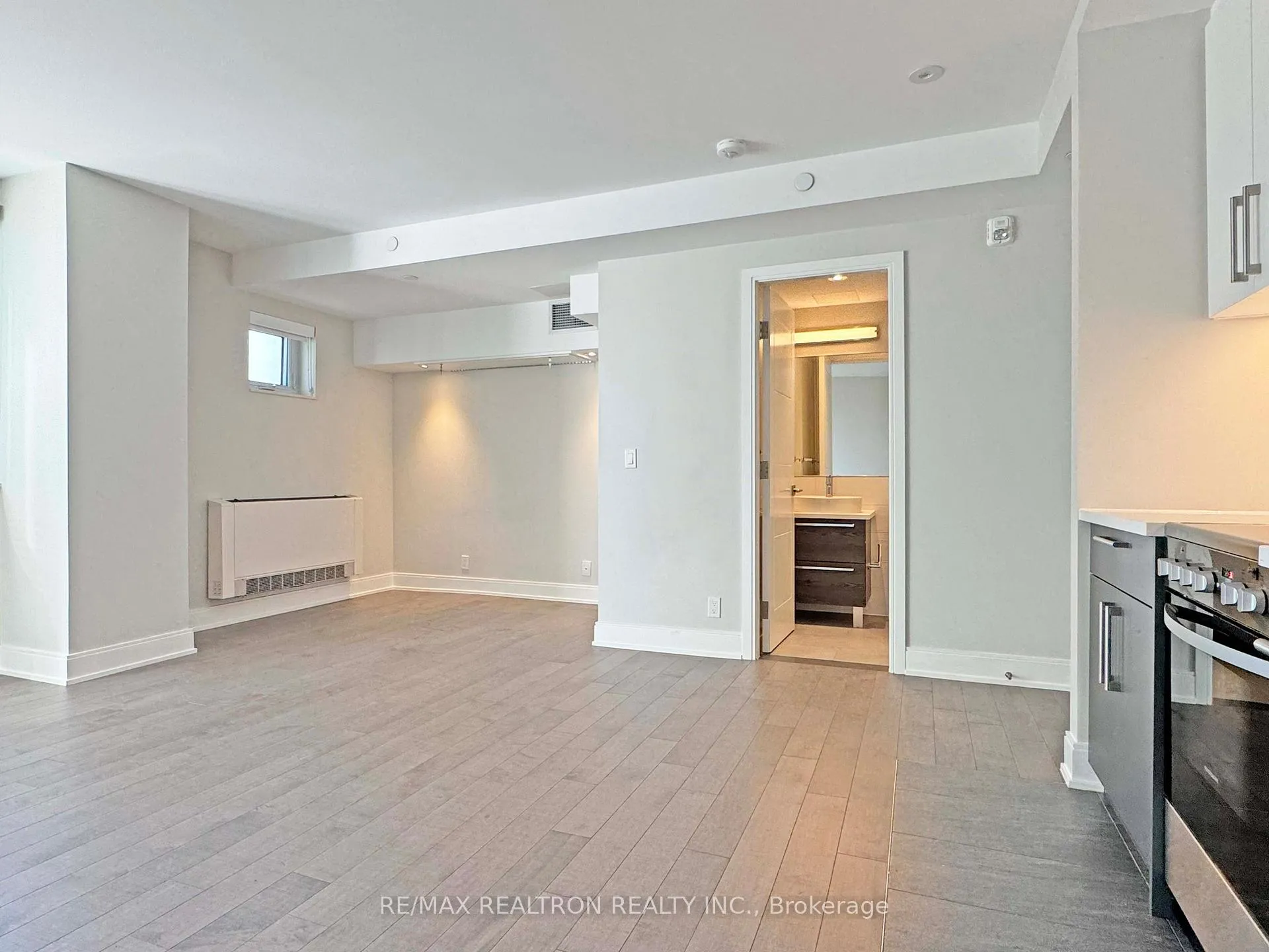 Photo 6 of Unit 409, 11 Walmer Road, Toronto, The Annex — HOMEH
