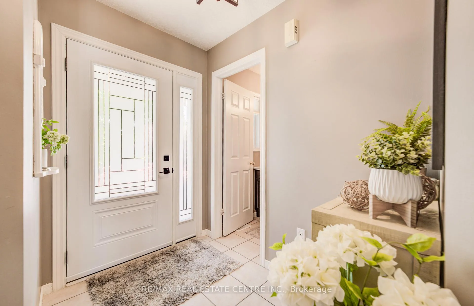 Photo 2 of 101 Edgemere Drive, Cambridge — HOMEH