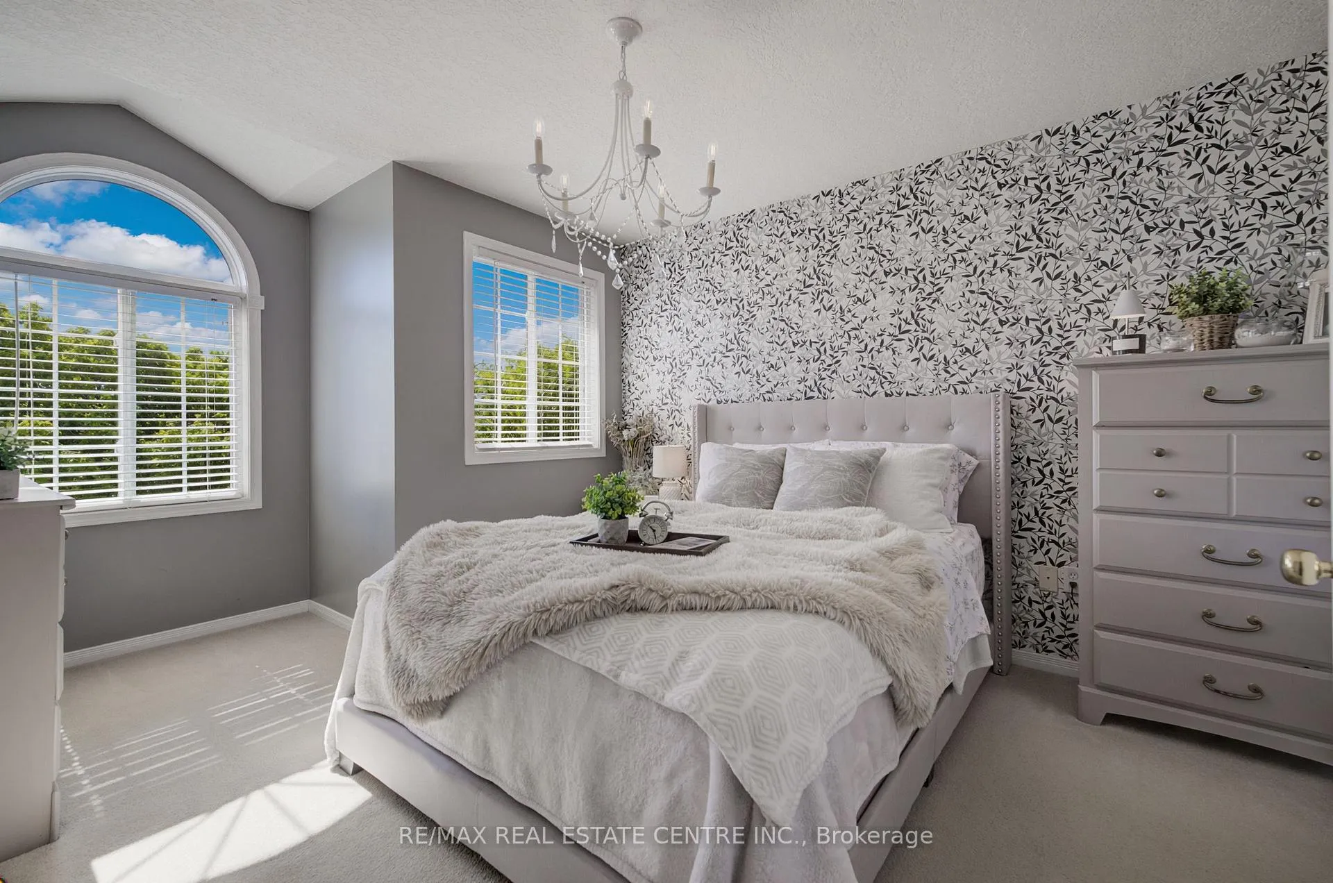 Photo 12 of 101 Edgemere Drive, Cambridge — HOMEH