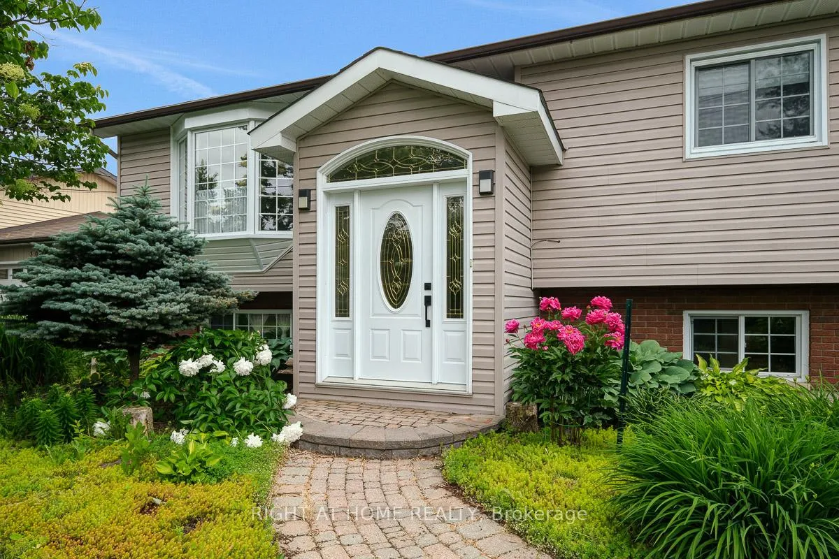 Photo 2 of 300 Maple Street, Russell, Village of Russell — HOMEH