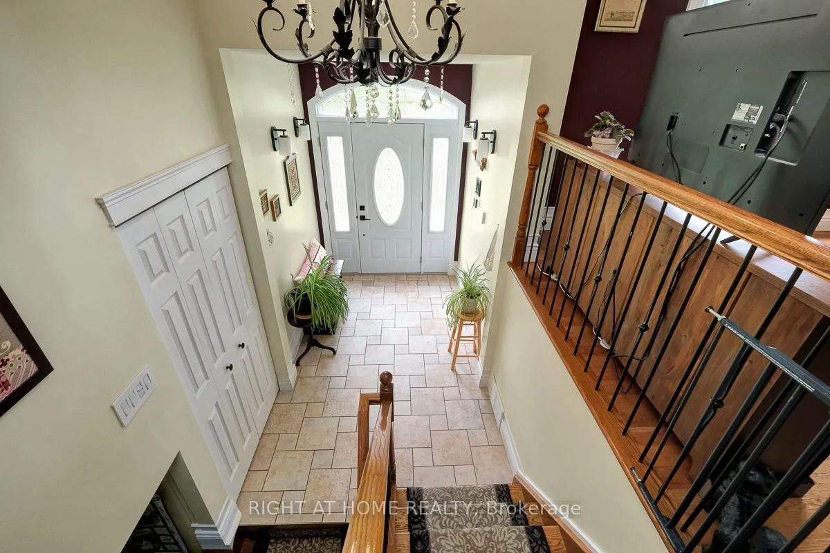 Photo 3 of 300 Maple Street, Russell, Village of Russell — HOMEH
