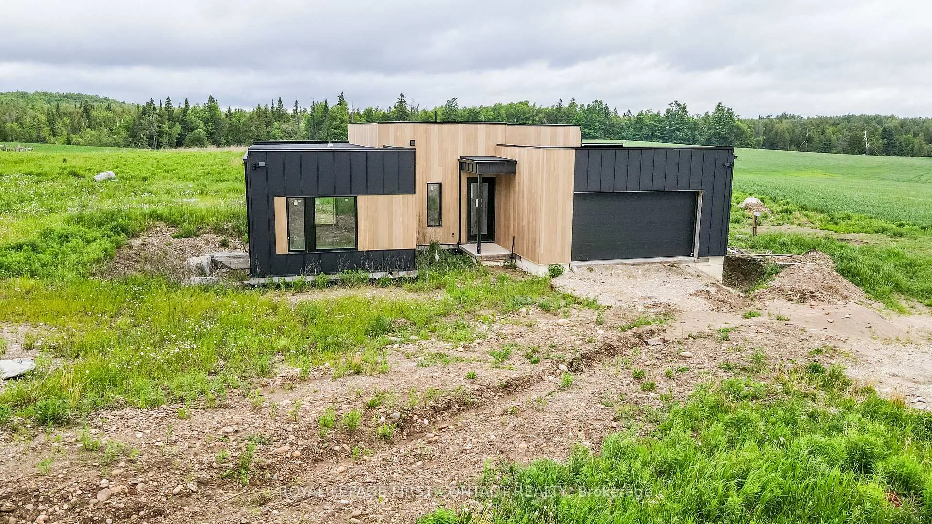 Photo 3 of 9694 6 7 Nottawasaga Side Road, Clearview, Rural Clearview — HOMEH