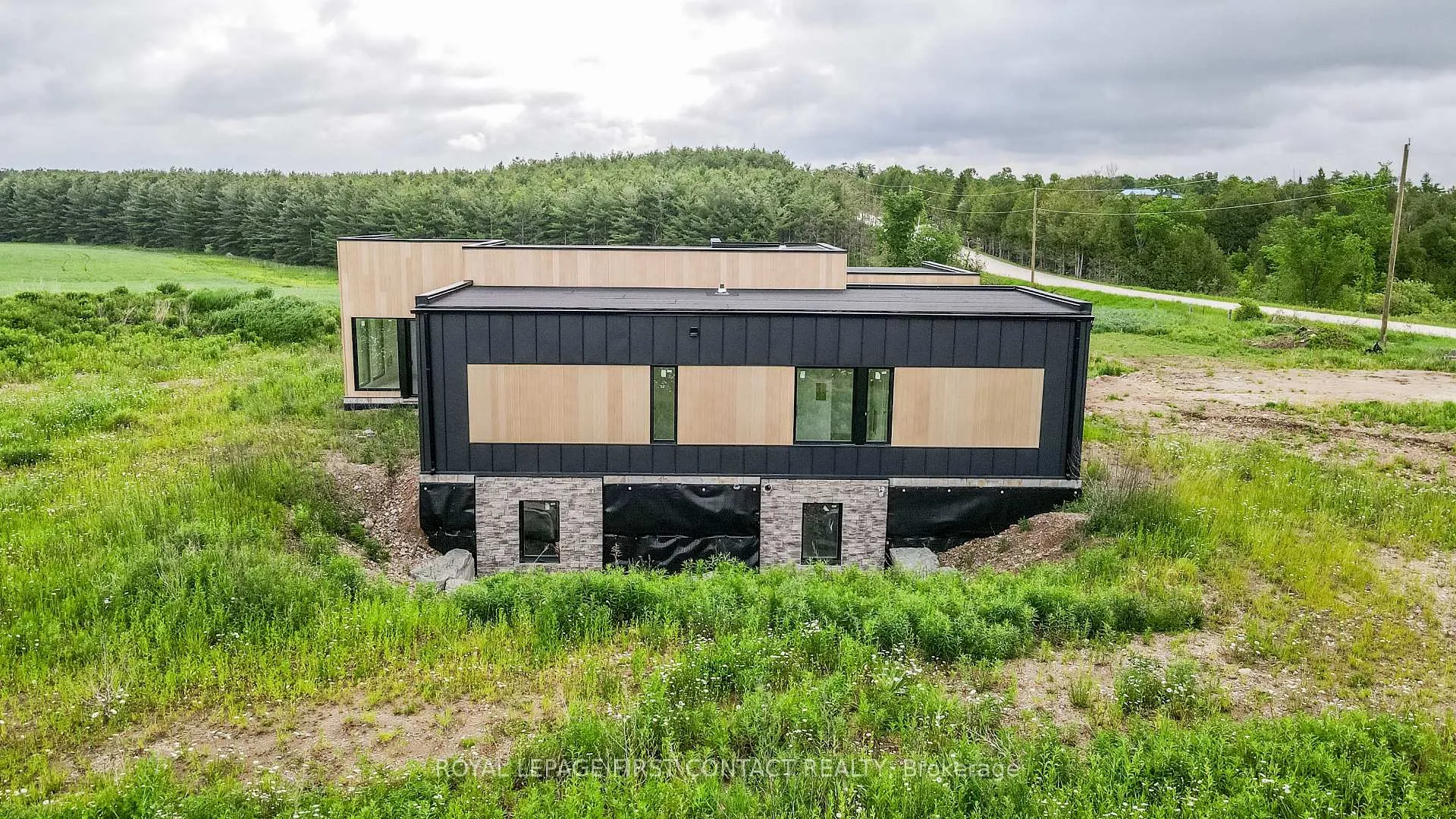 Photo 4 of 9694 6 7 Nottawasaga Side Road, Clearview, Rural Clearview — HOMEH