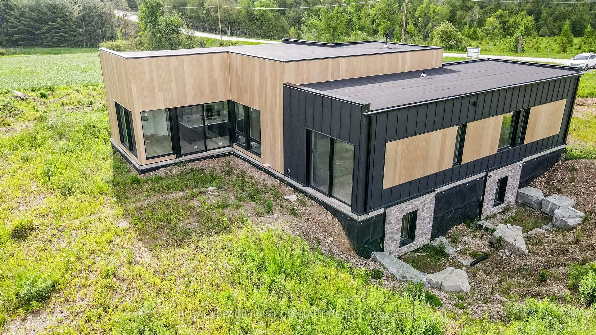 Photo 5 of 9694 6 7 Nottawasaga Side Road, Clearview, Rural Clearview — HOMEH