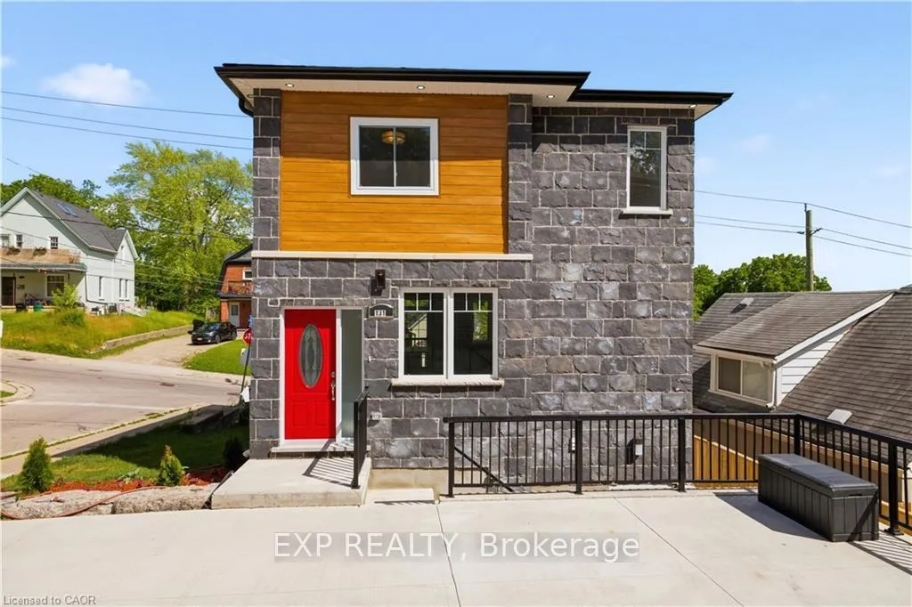 Photo 3 of 131 St George Street, Kitchener, Cedar Hill — HOMEH