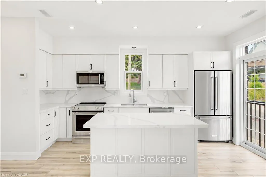 Photo 5 of 131 St George Street, Kitchener, Cedar Hill — HOMEH
