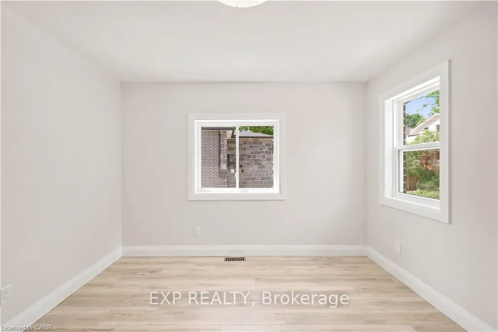 Photo 13 of 131 St George Street, Kitchener, Cedar Hill — HOMEH