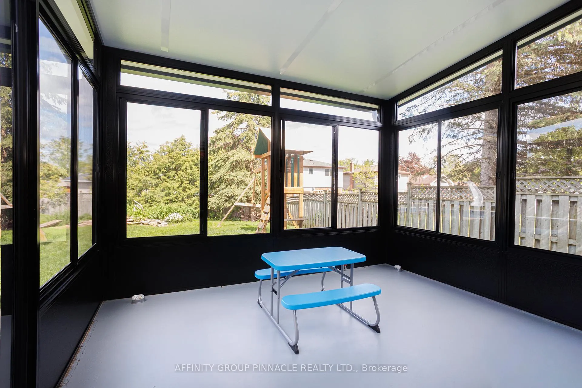 Photo 37 of 17 Edgewood Drive E, Kawartha Lakes, Lindsay — HOMEH