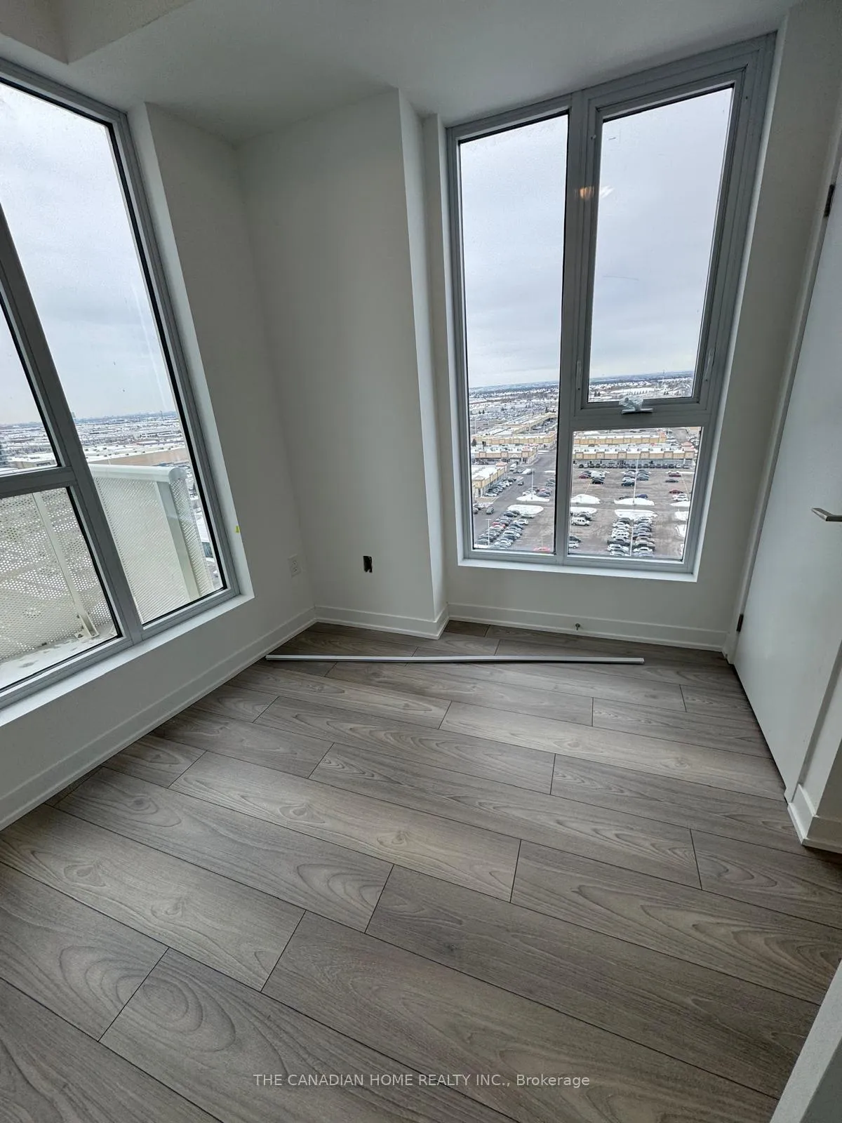 Photo 1 of Unit 1423, 498 Caldari Road, Vaughan, Concord — HOMEH