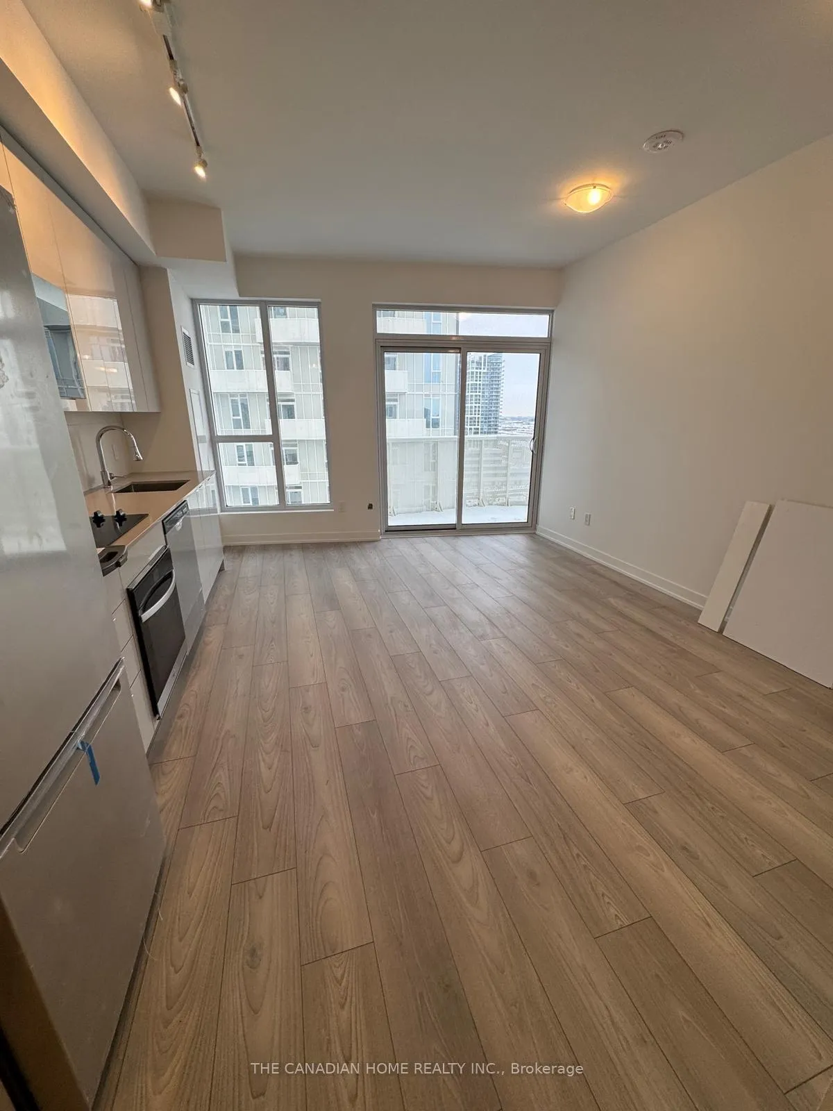 Photo 2 of Unit 1423, 498 Caldari Road, Vaughan, Concord — HOMEH