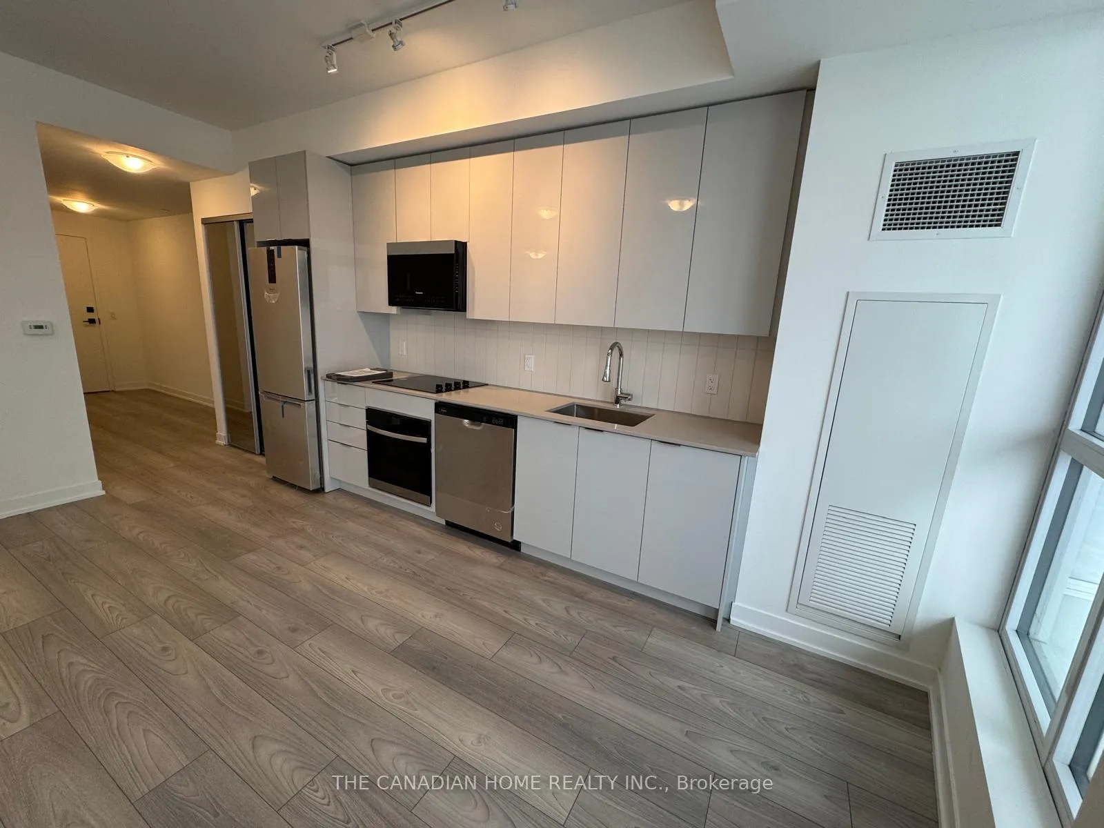 Photo 3 of Unit 1423, 498 Caldari Road, Vaughan, Concord — HOMEH