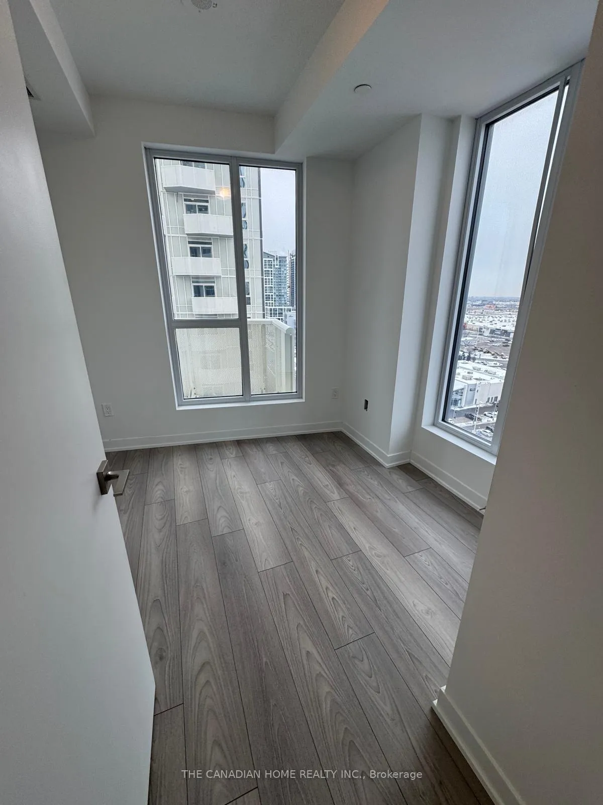 Photo 4 of Unit 1423, 498 Caldari Road, Vaughan, Concord — HOMEH