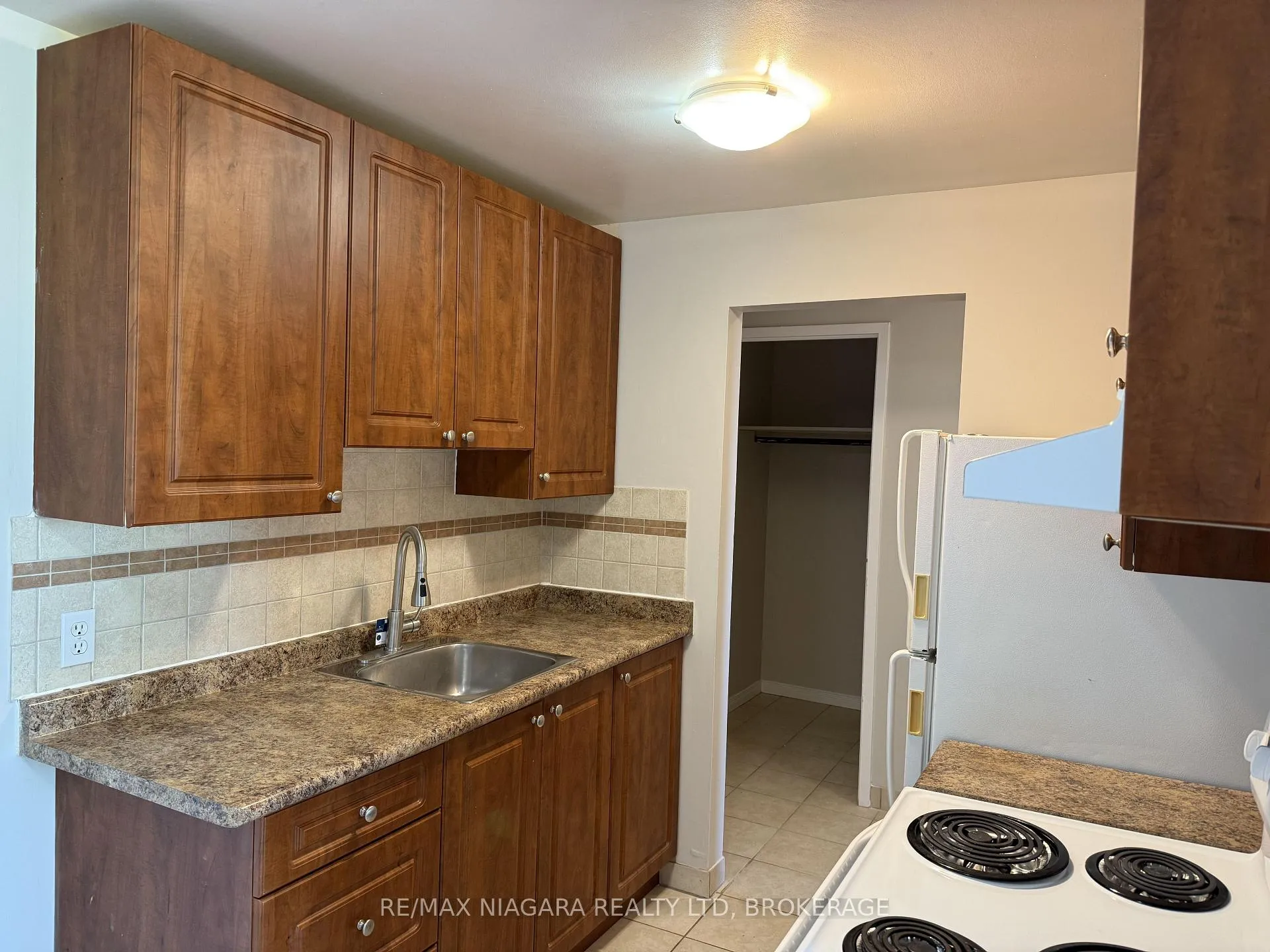 Photo 9 of Unit 305, 7 Riverview Boulevard, St. Catharines, Glendale/Glenridge — HOMEH