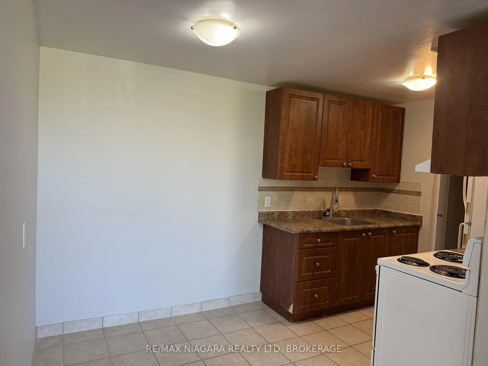 Photo 13 of Unit 305, 7 Riverview Boulevard, St. Catharines, Glendale/Glenridge — HOMEH