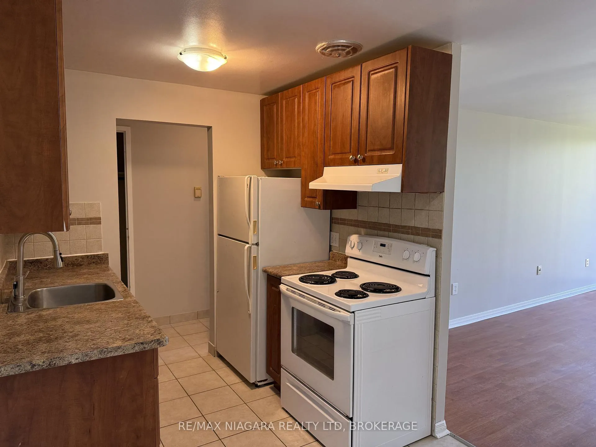 Photo 14 of Unit 305, 7 Riverview Boulevard, St. Catharines, Glendale/Glenridge — HOMEH