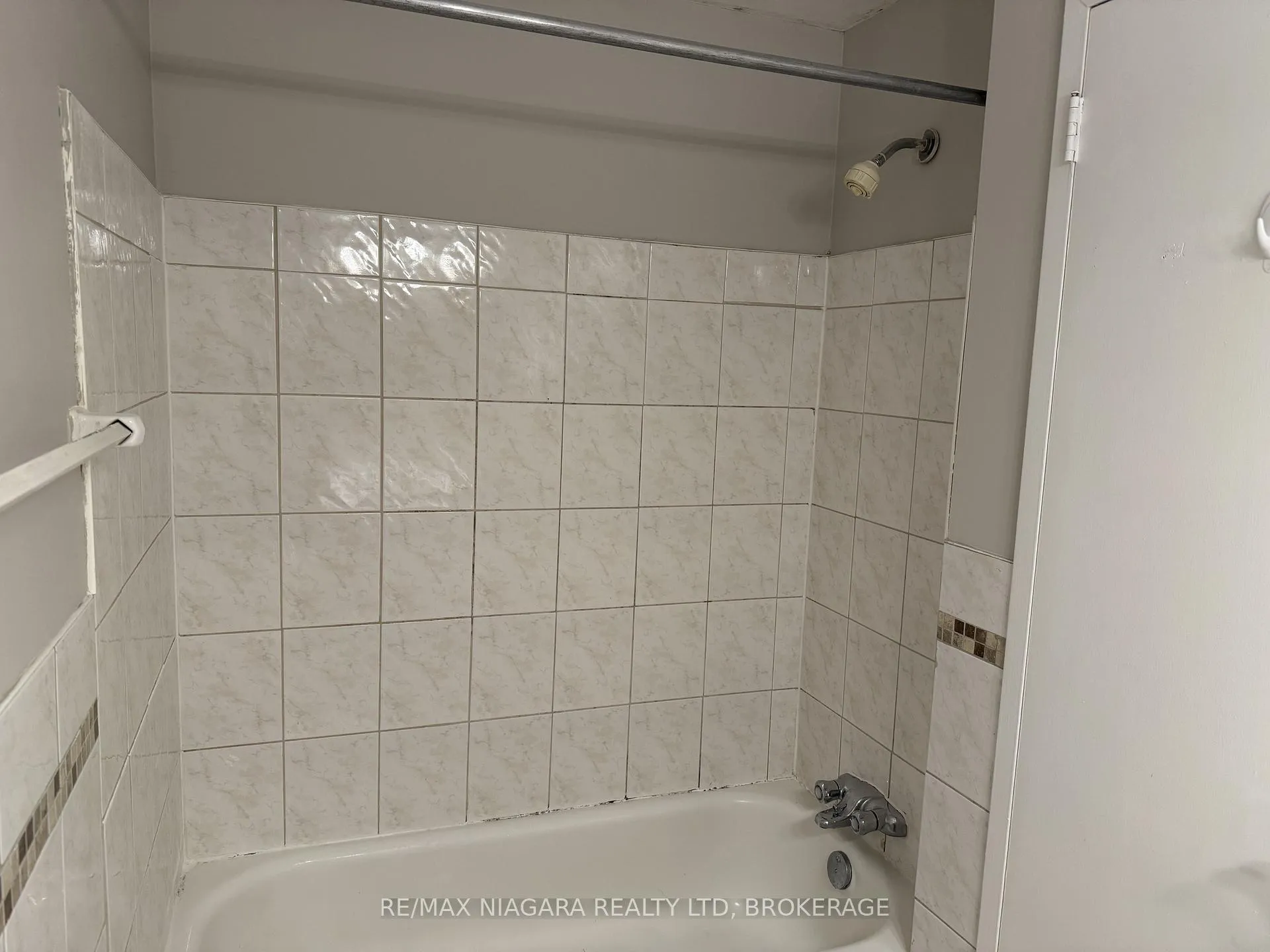 Photo 17 of Unit 305, 7 Riverview Boulevard, St. Catharines, Glendale/Glenridge — HOMEH