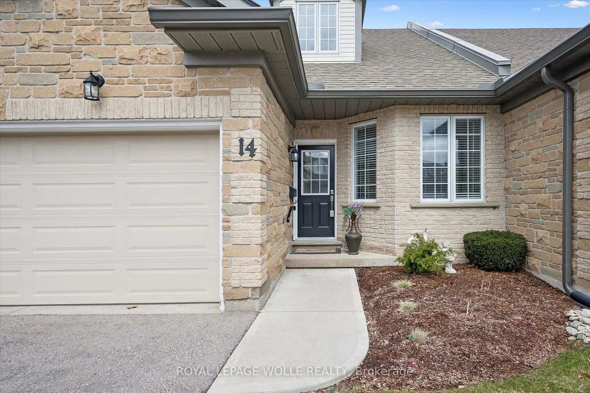 Photo 4 of Unit 14, 180 Old Abbey Road, Waterloo, Colonial Acres — HOMEH