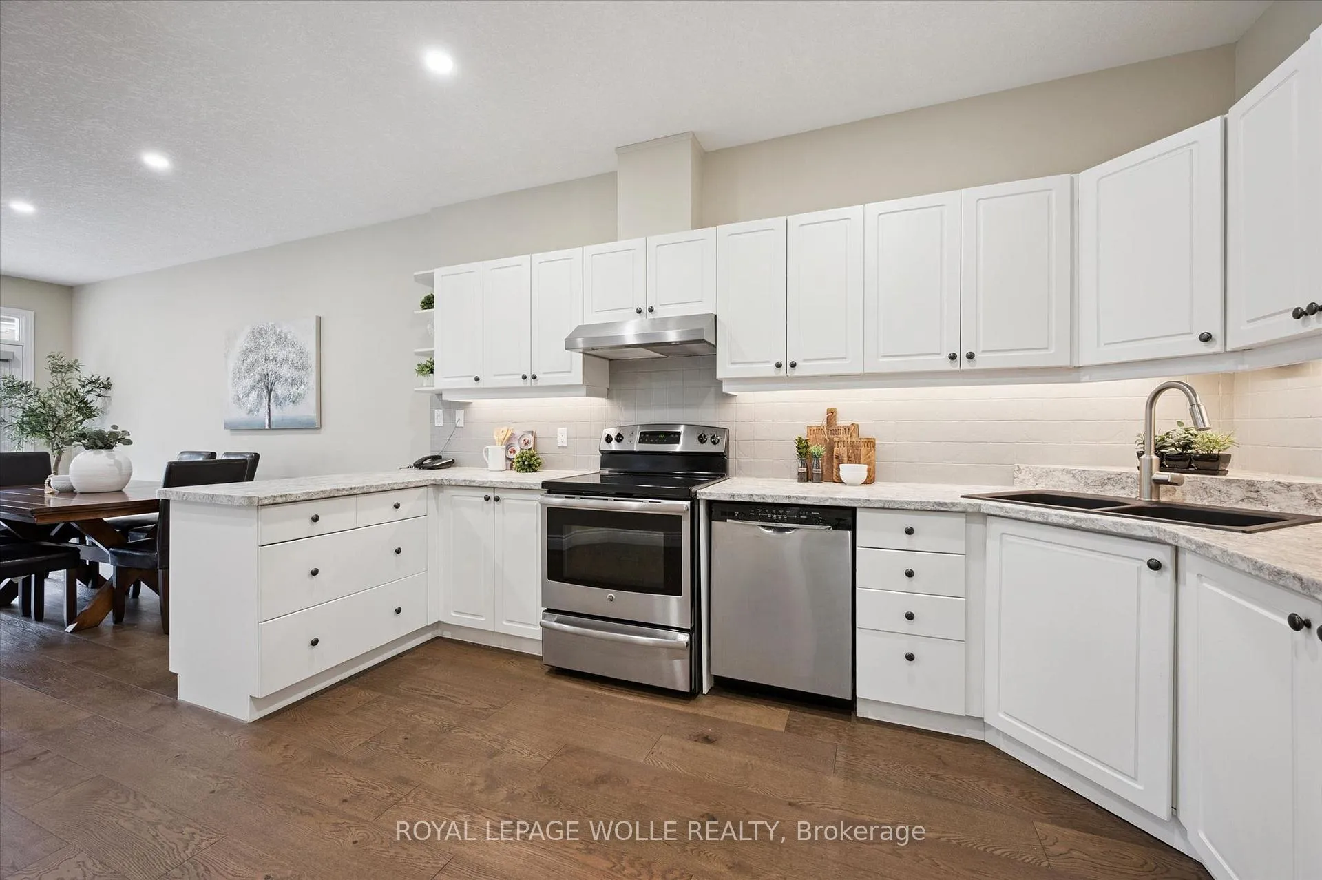 Photo 14 of Unit 14, 180 Old Abbey Road, Waterloo, Colonial Acres — HOMEH